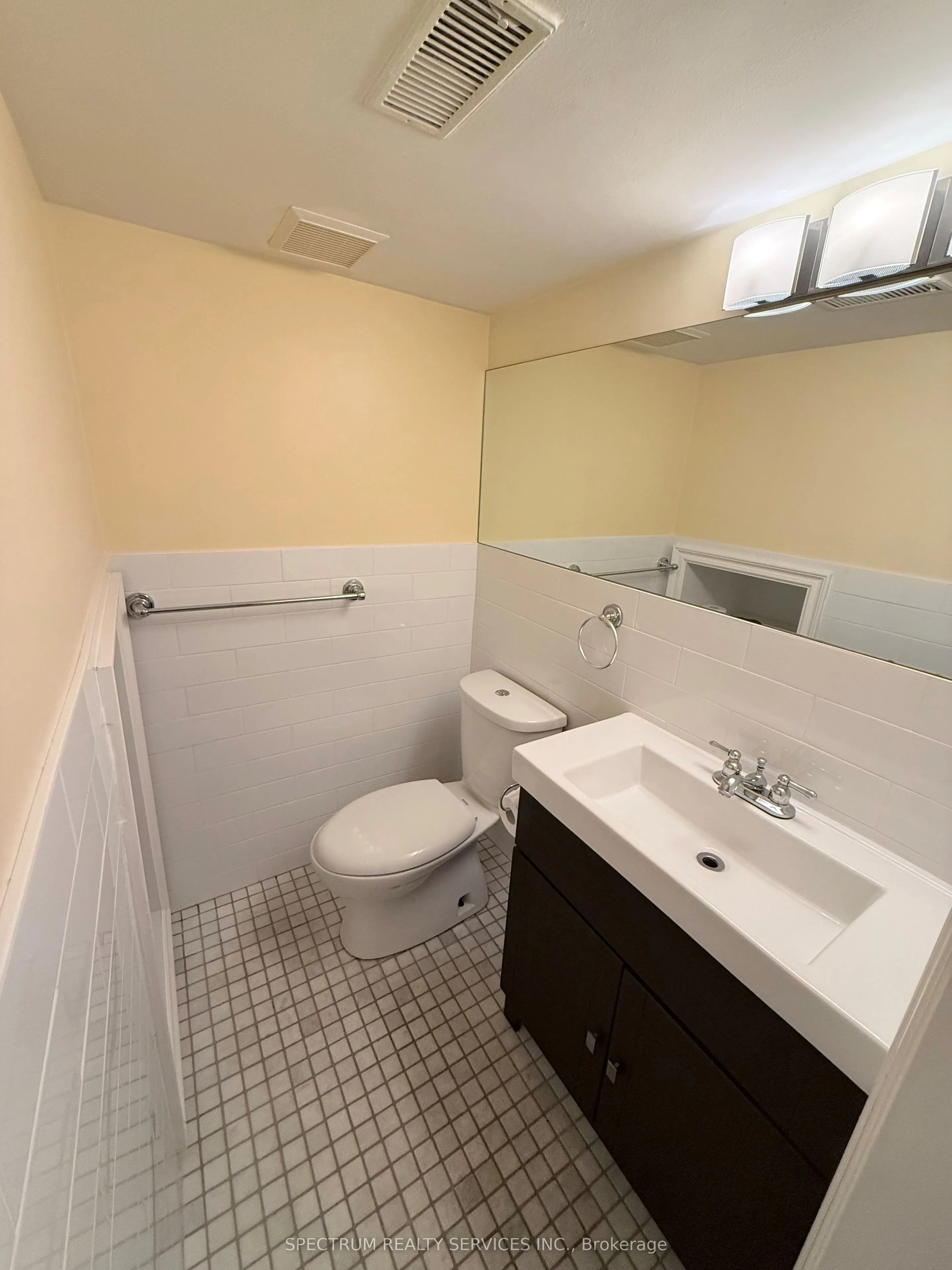 172 Queenslea Avenue #Lower