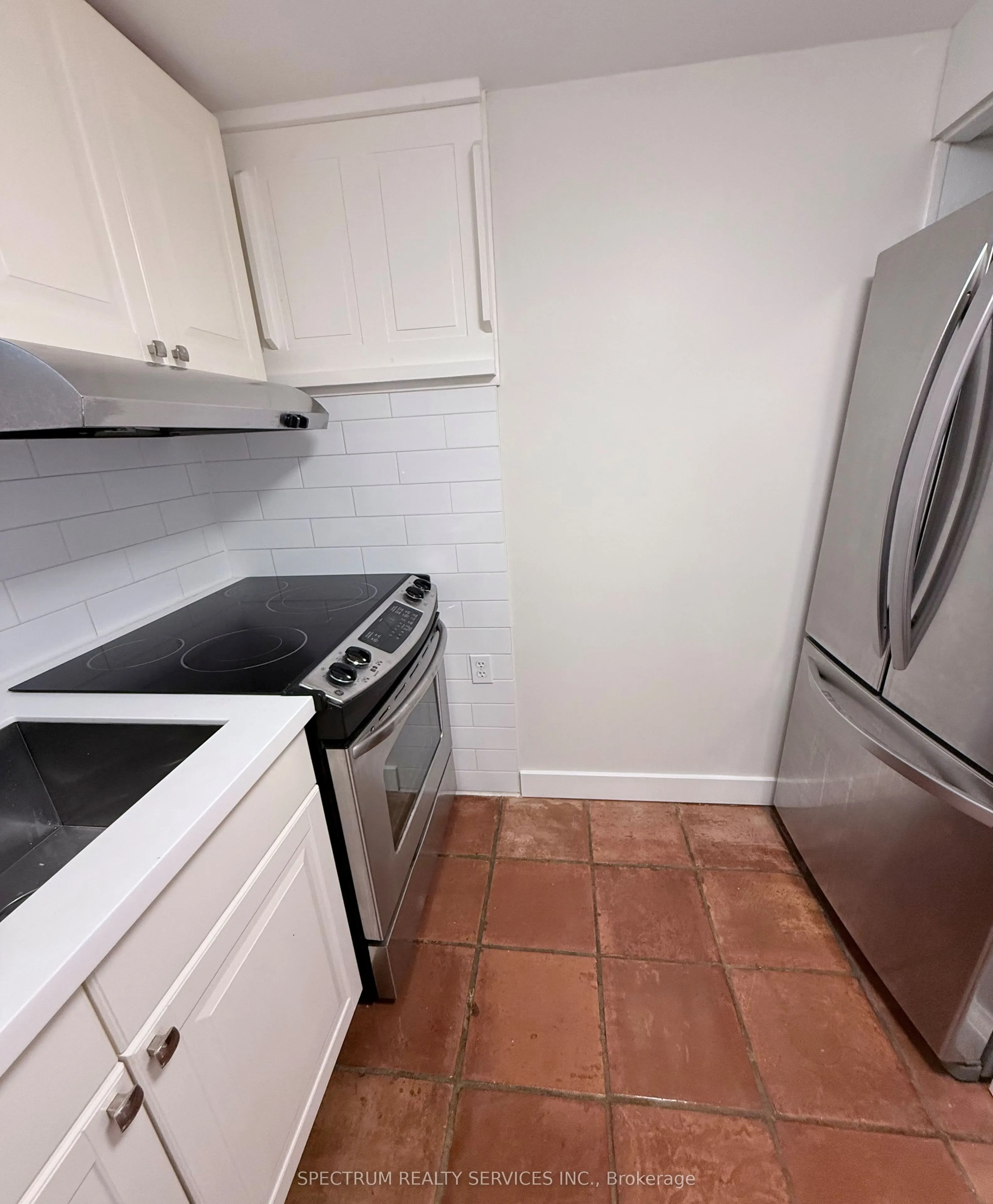 172 Queenslea Avenue #Lower