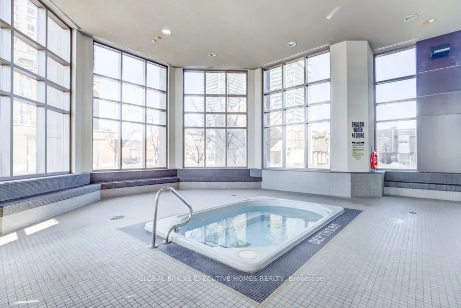 388 Prince of Wales Drive #2911