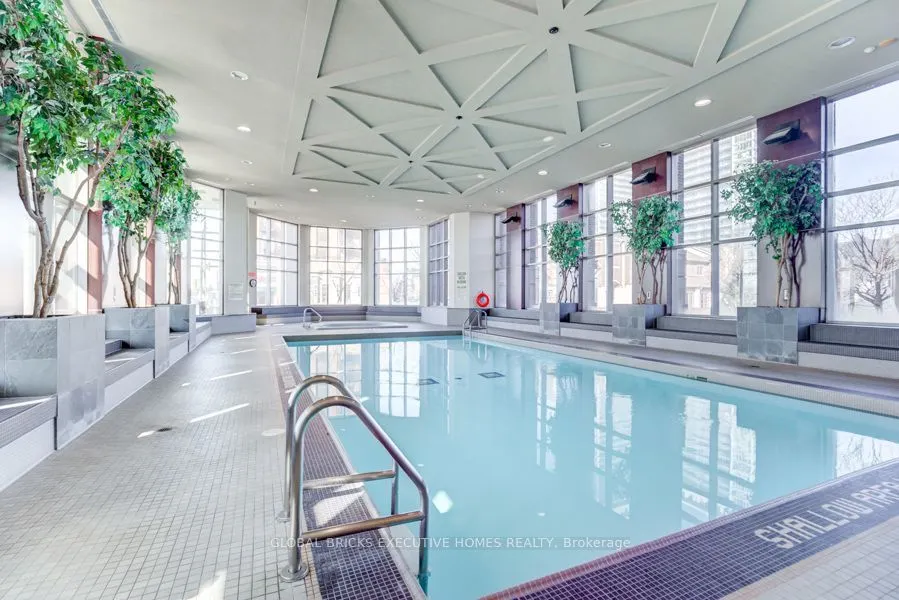 388 Prince of Wales Drive #2911