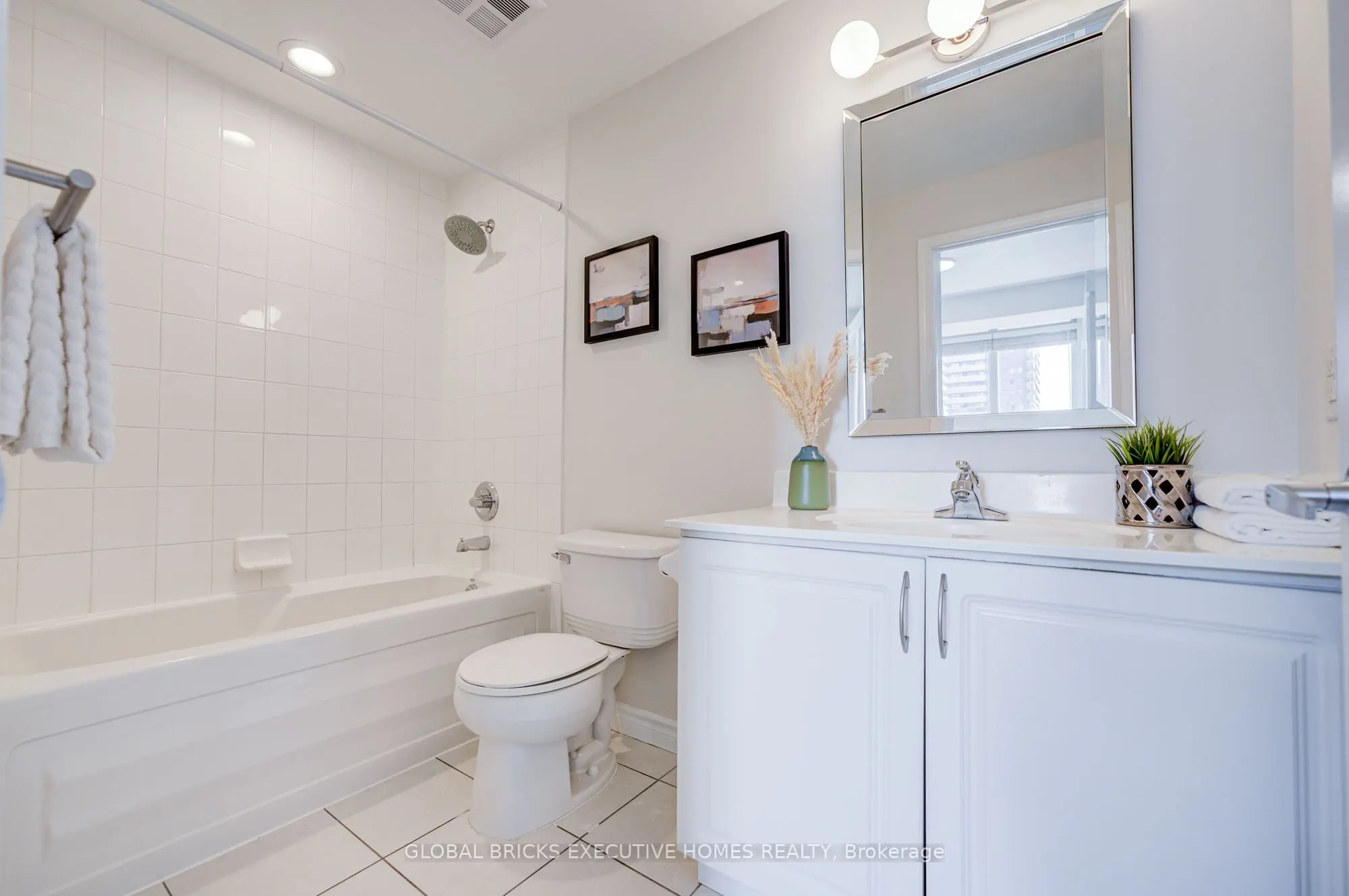 388 Prince of Wales Drive #2911