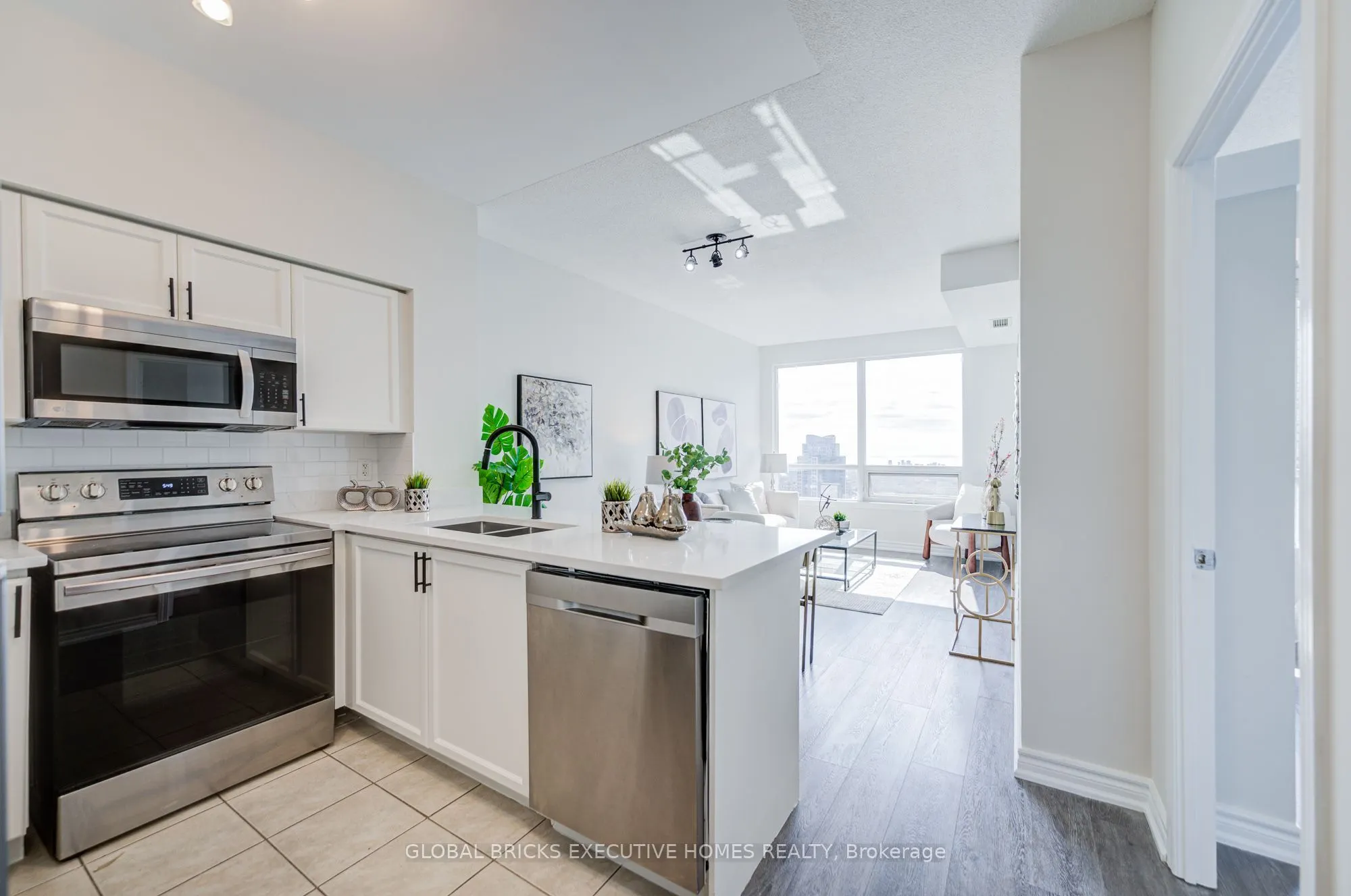 388 Prince of Wales Drive #2911