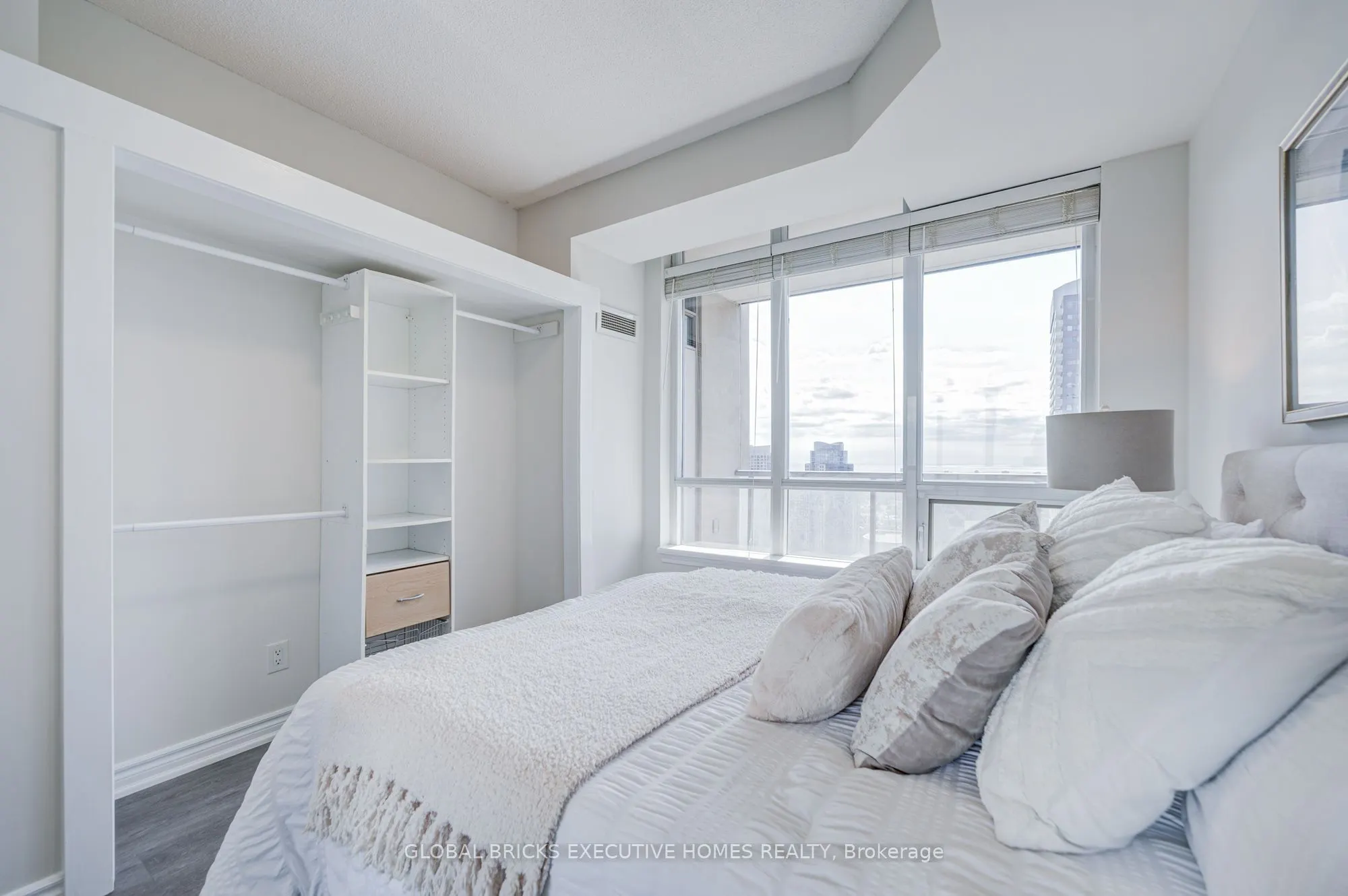 388 Prince of Wales Drive #2911
