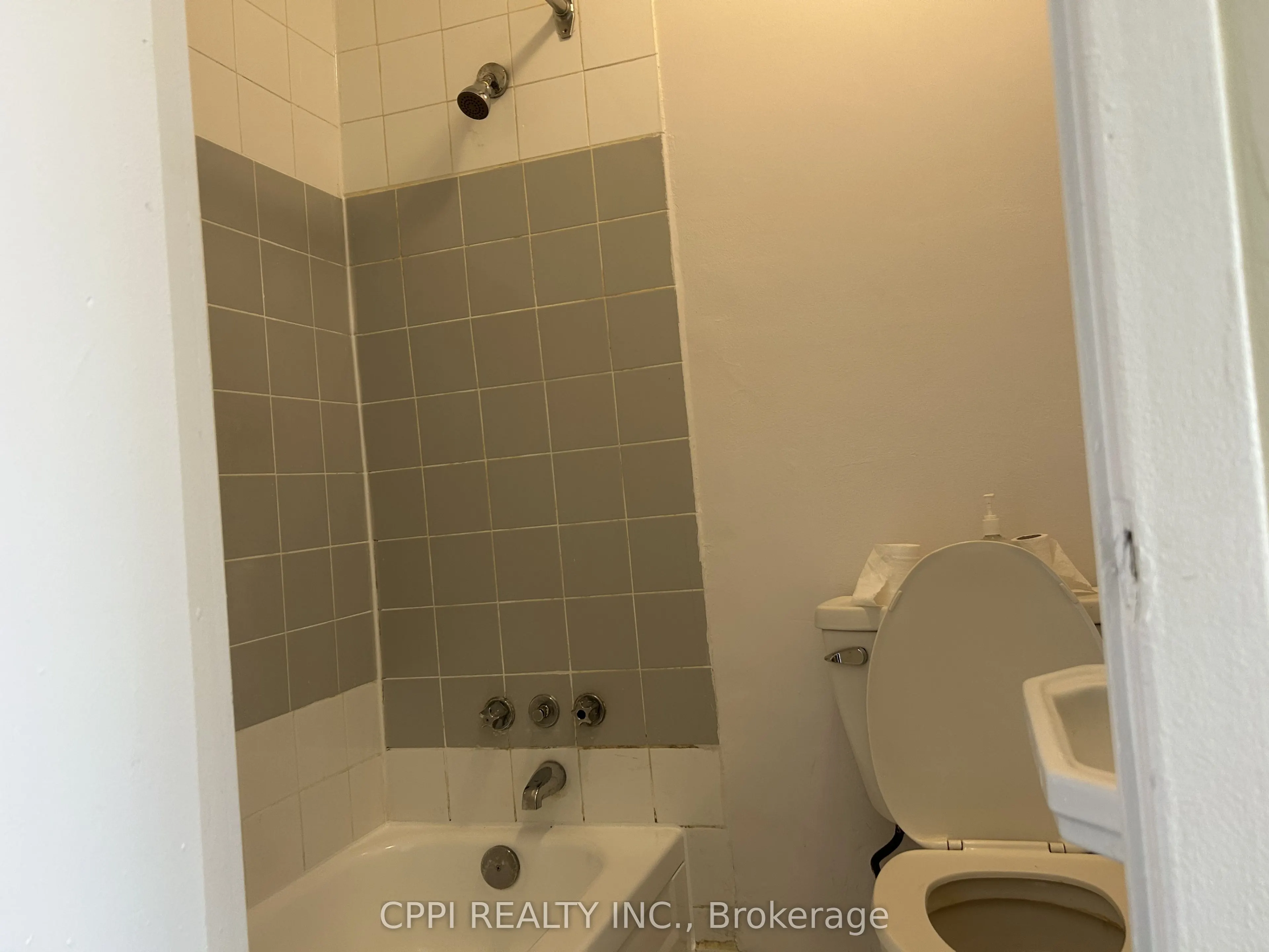 3 Hill Heights Road #210