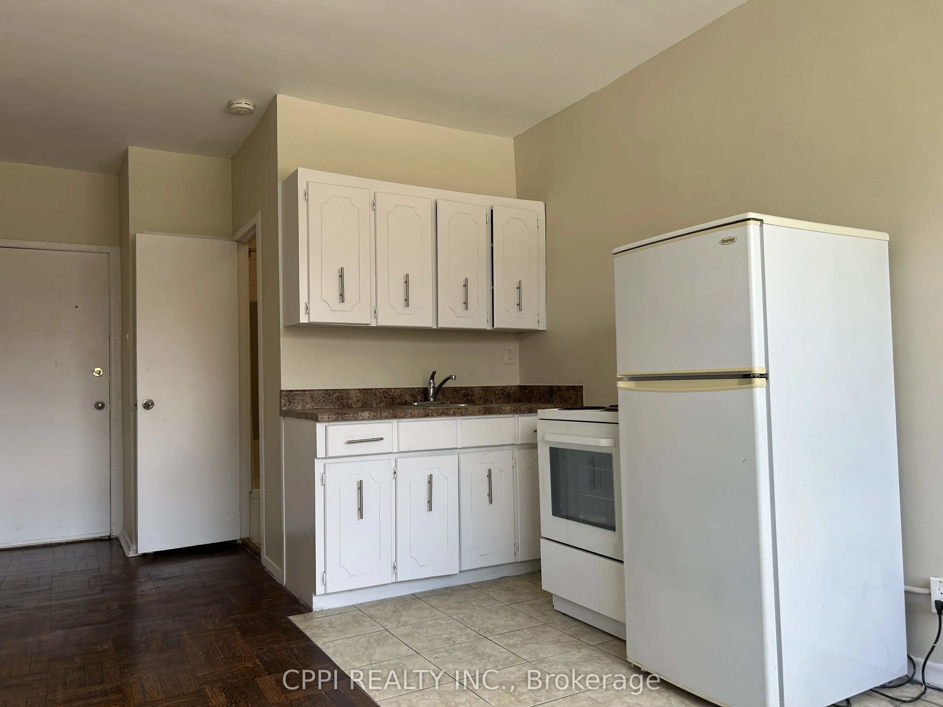 3 Hill Heights Road #210