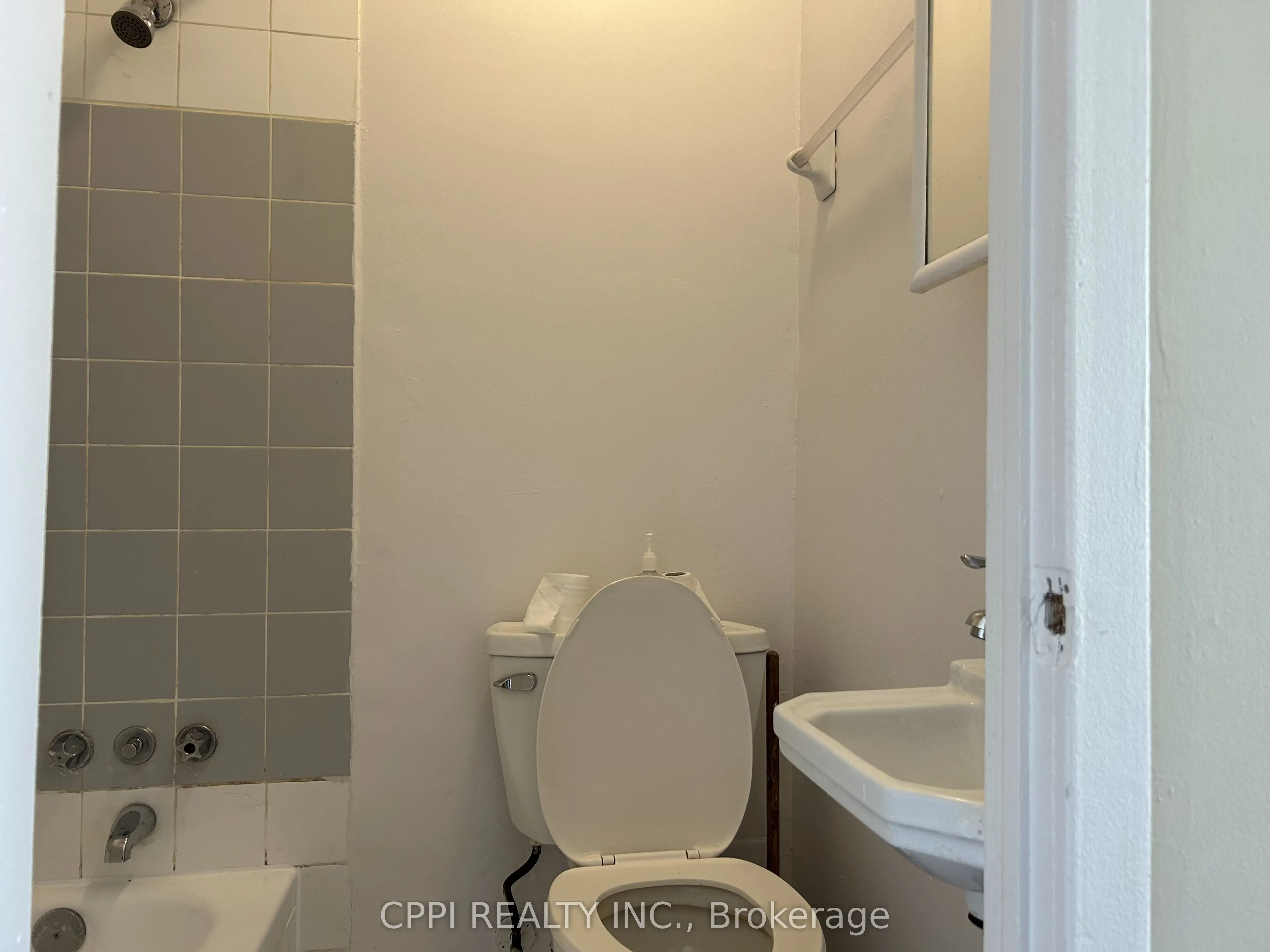 3 Hill Heights Road #210
