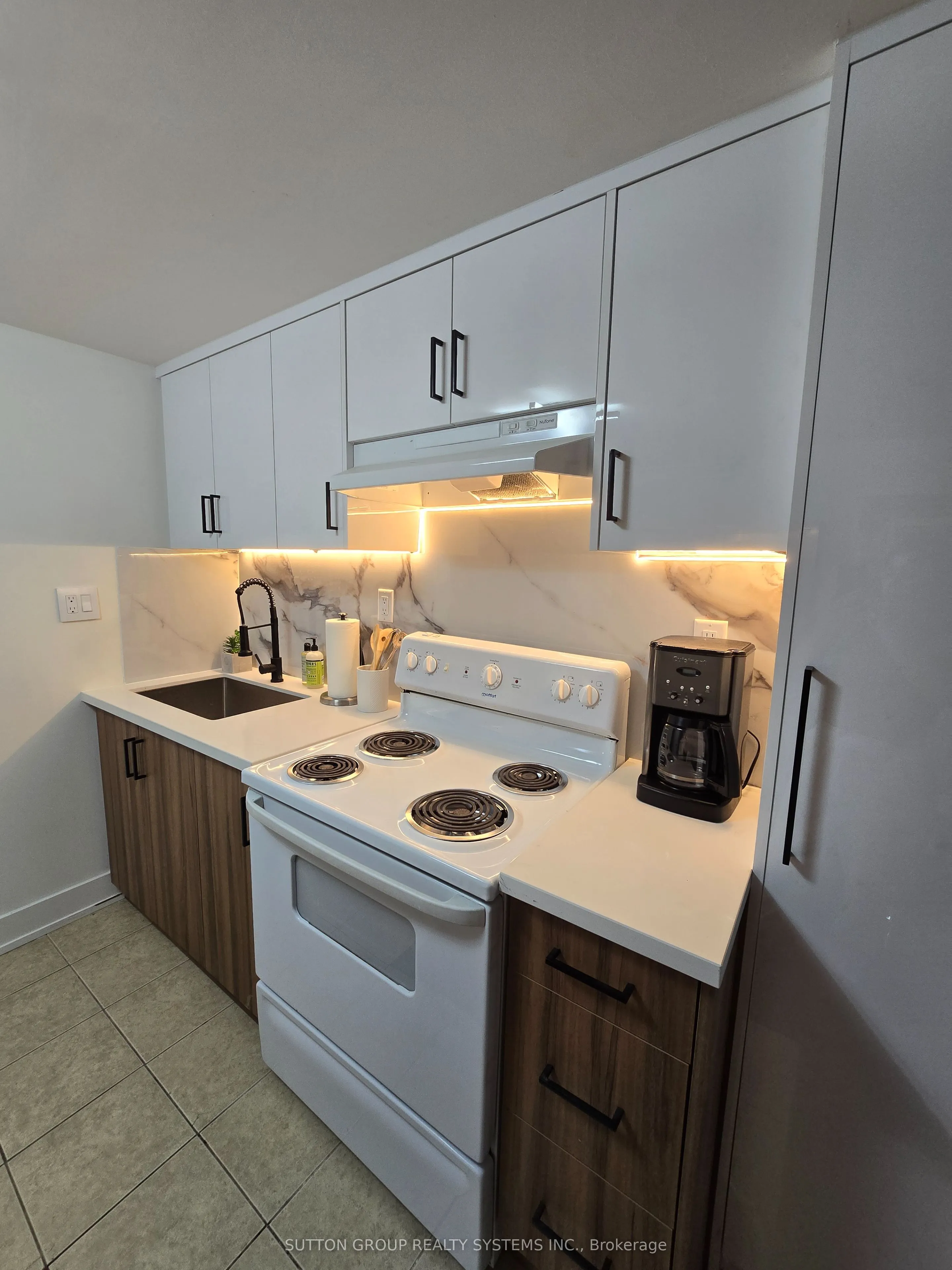 2886 Lake Shore Boulevard W #1