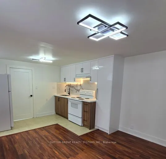 2886 Lake Shore Boulevard W #1