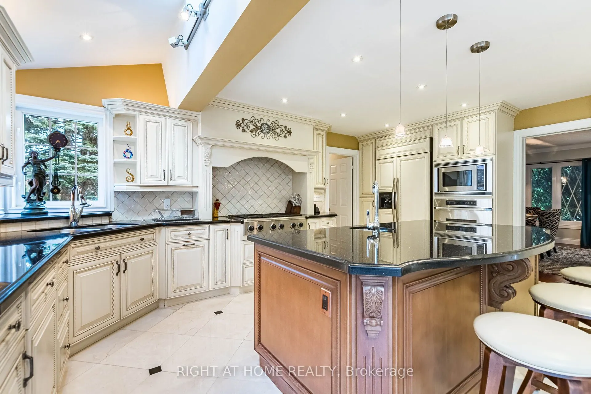 2029 Saint Andrew's Place