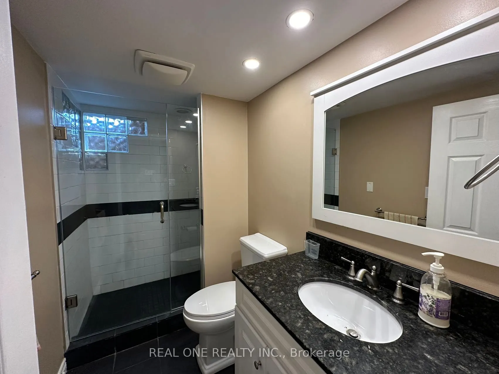 3944 Glamis Court
