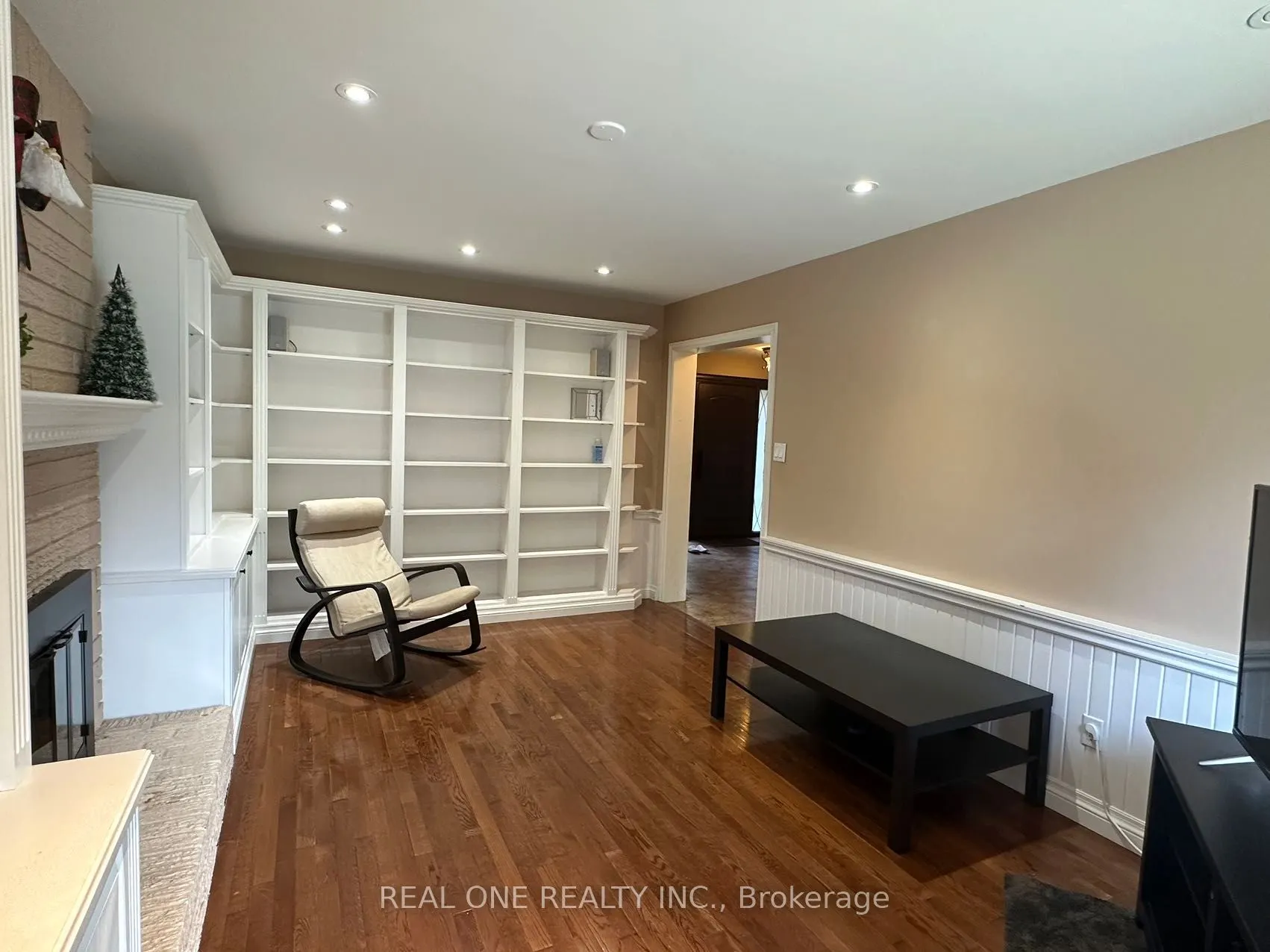 3944 Glamis Court