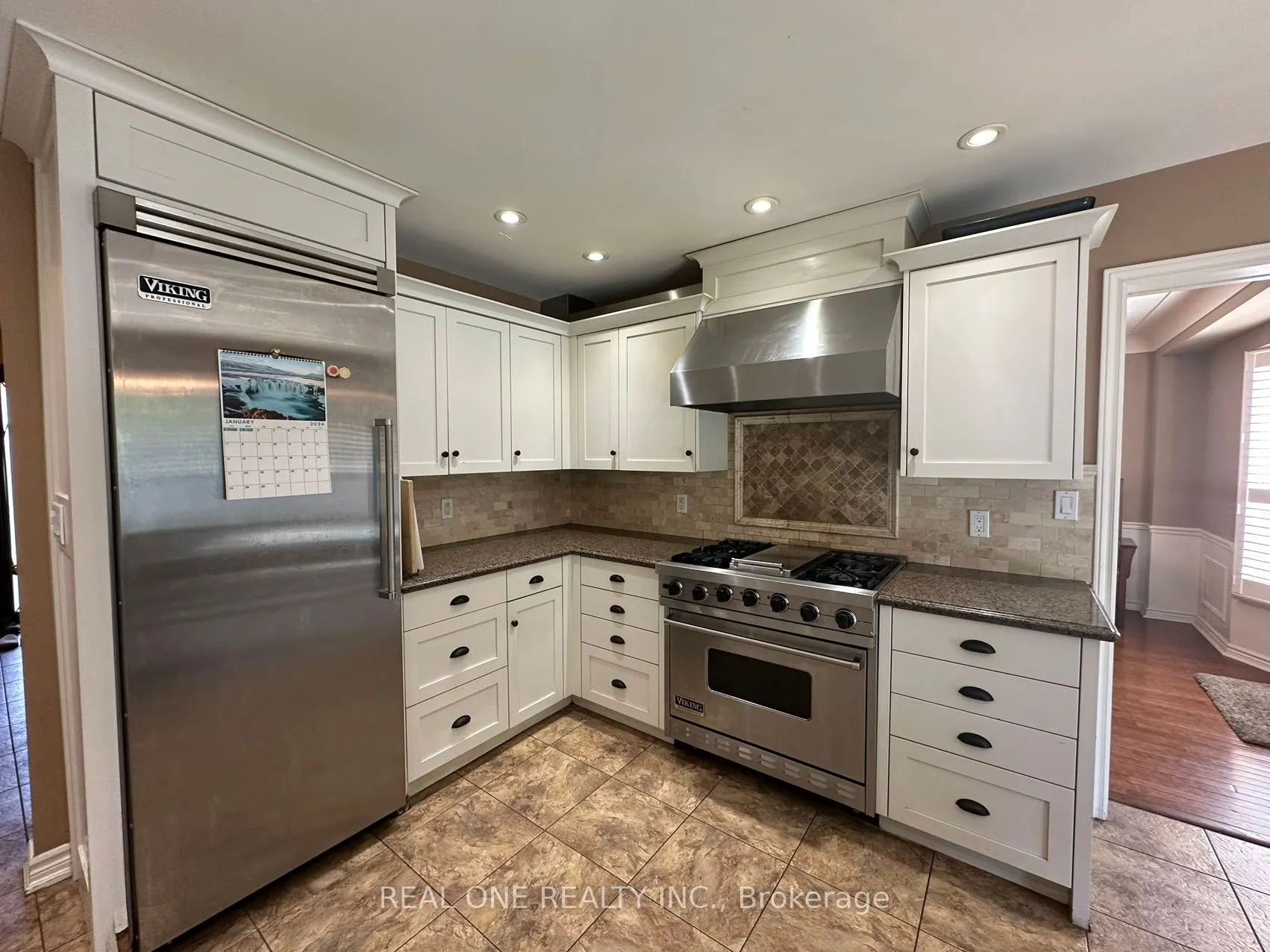 3944 Glamis Court