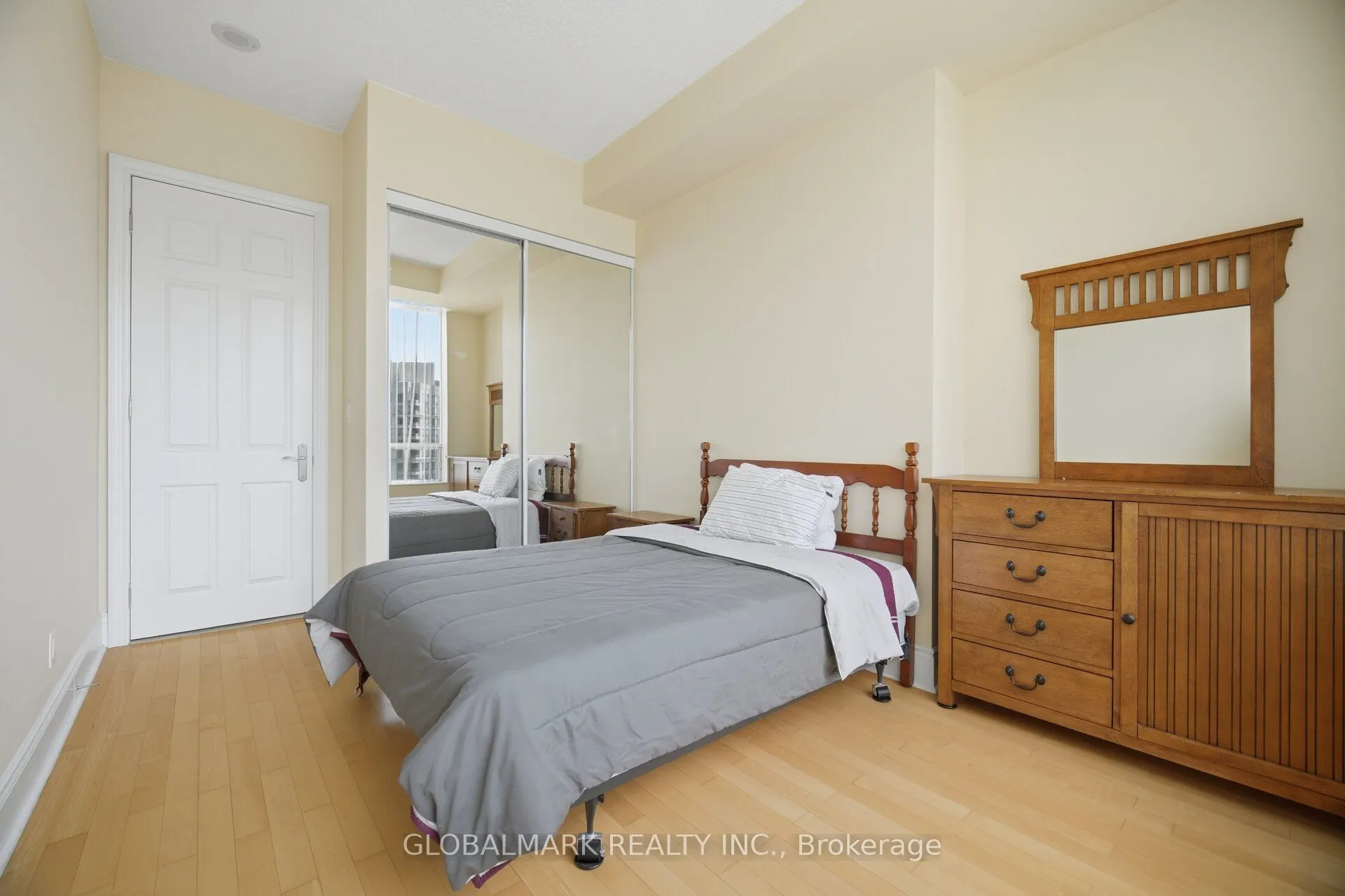 3880 duke of york Boulevard S #Ph2