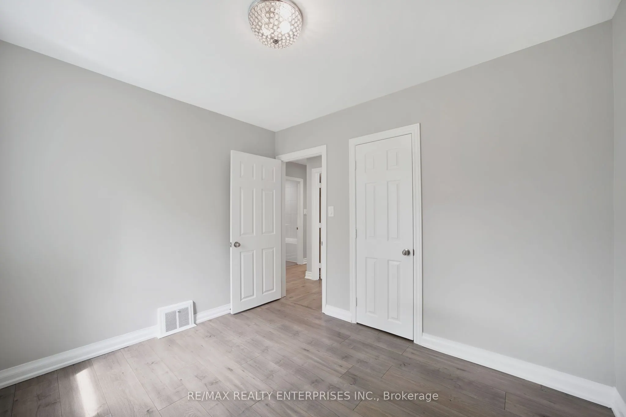 15 Delroy Drive