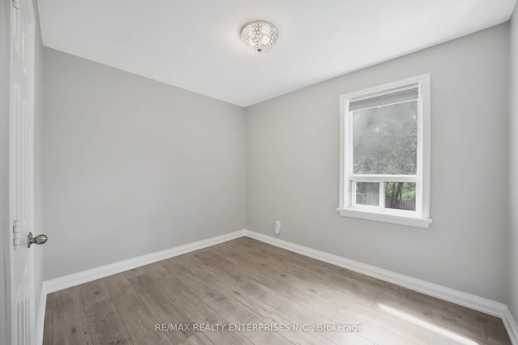 15 Delroy Drive