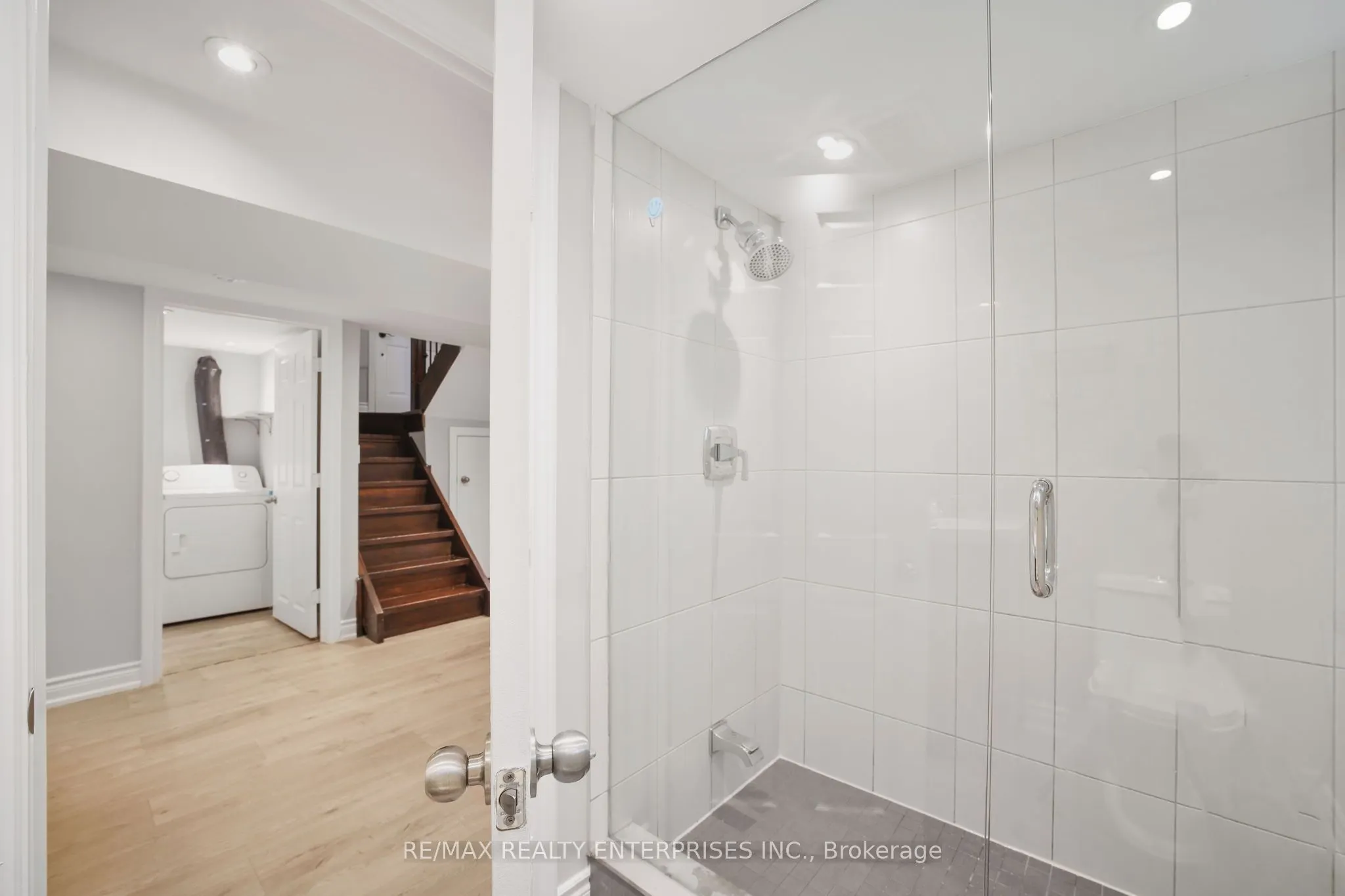15 Delroy Drive