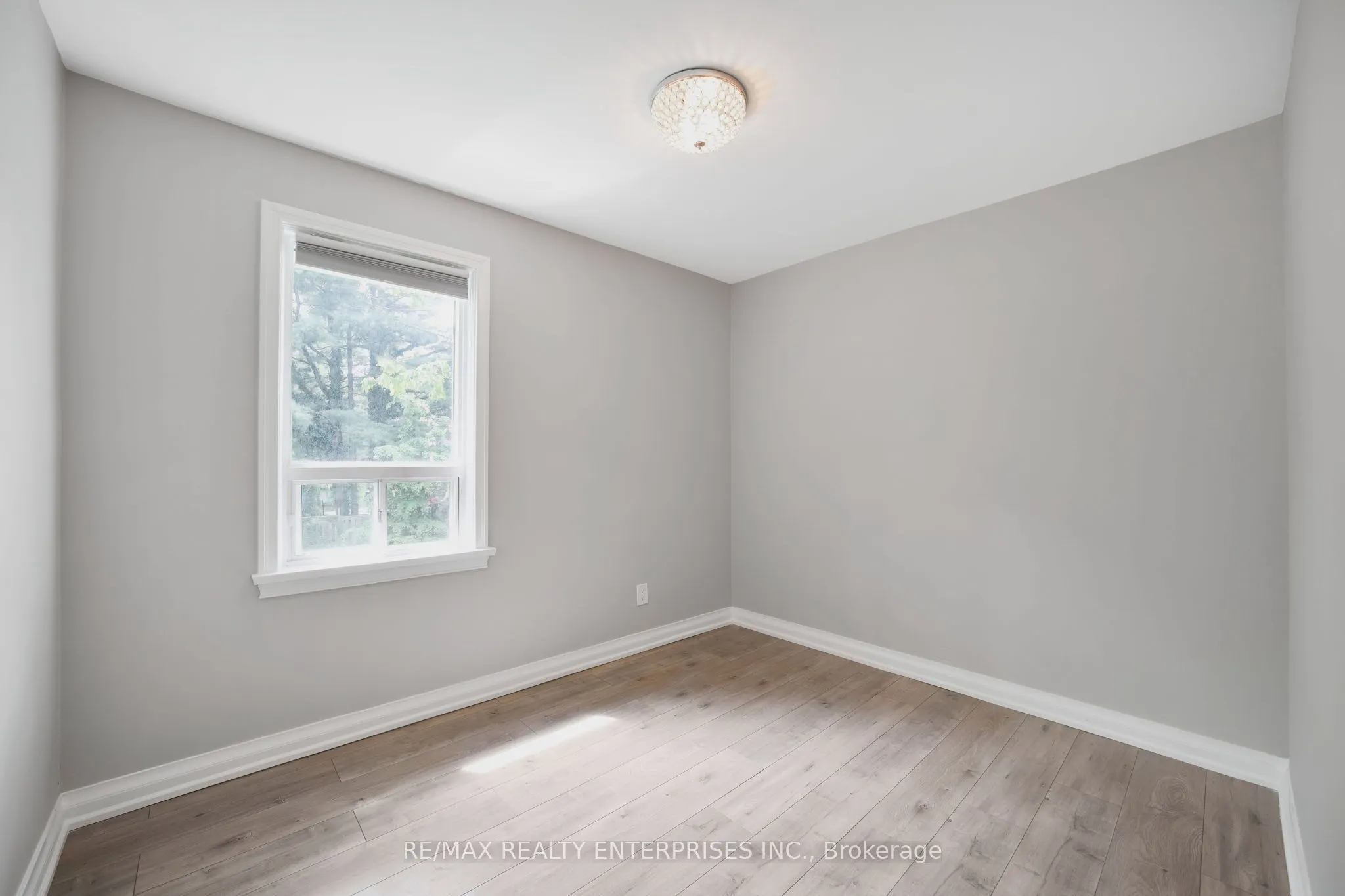 15 Delroy Drive