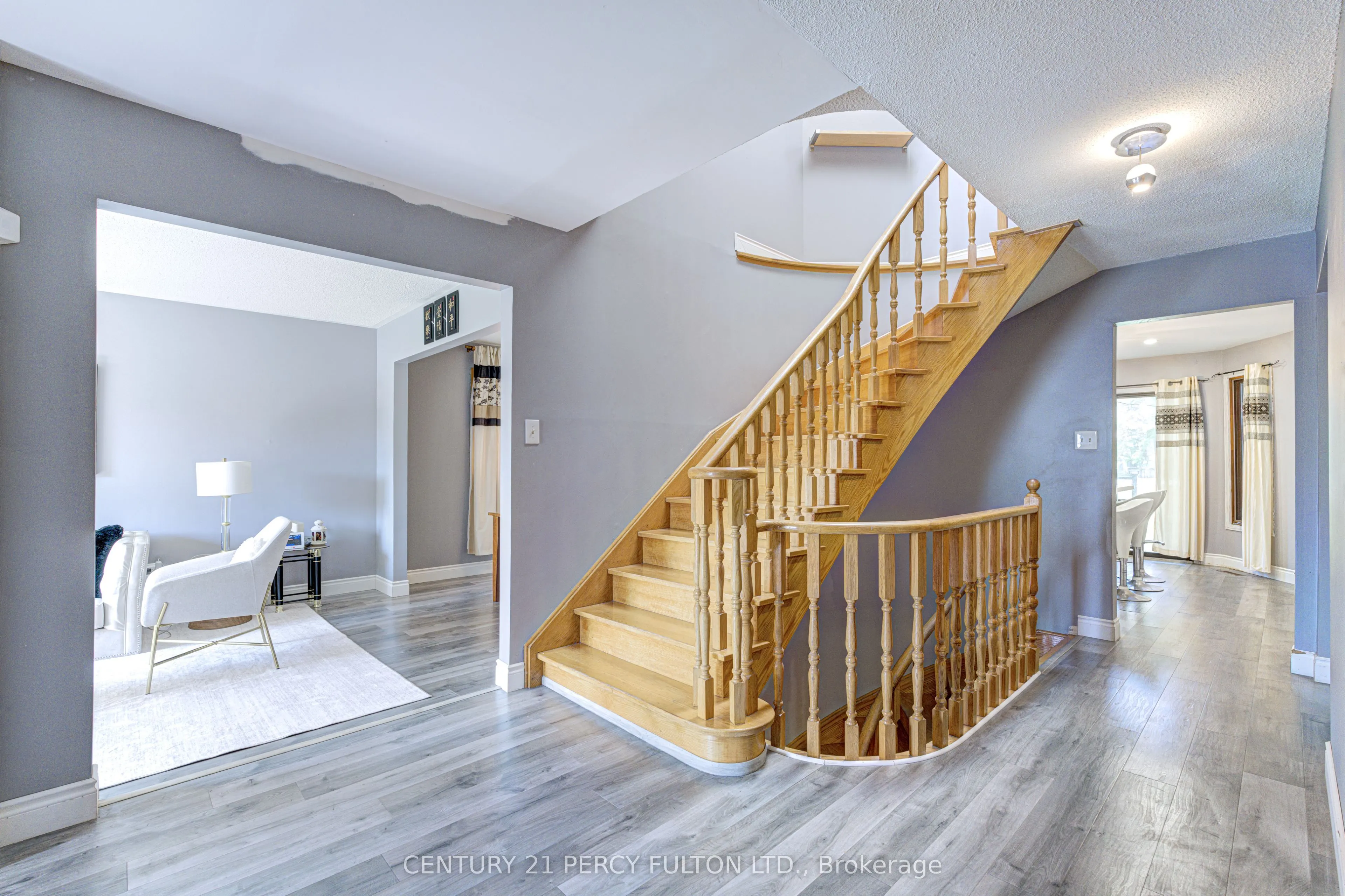 1042 Wetherby Lane