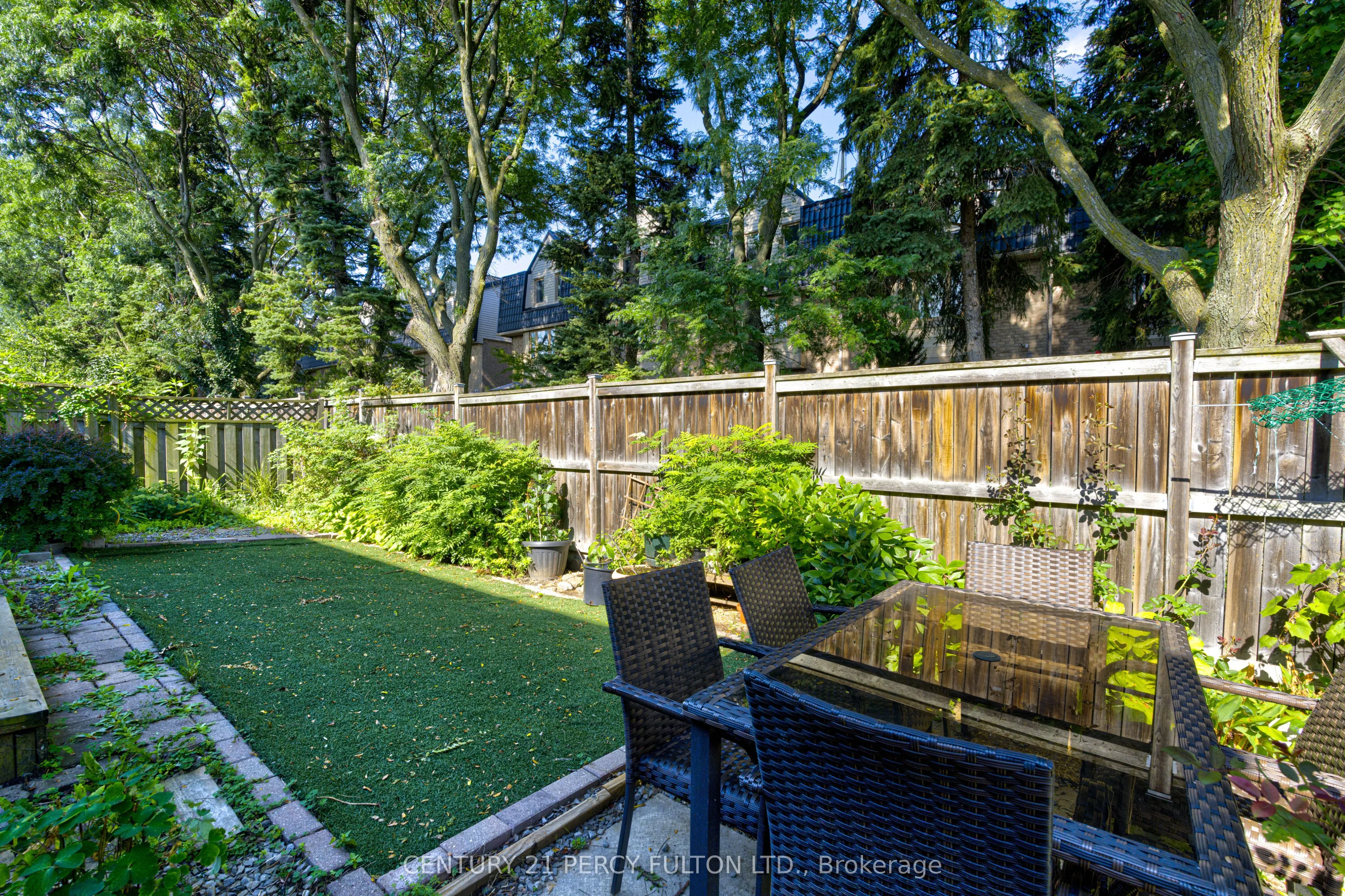 1042 Wetherby Lane