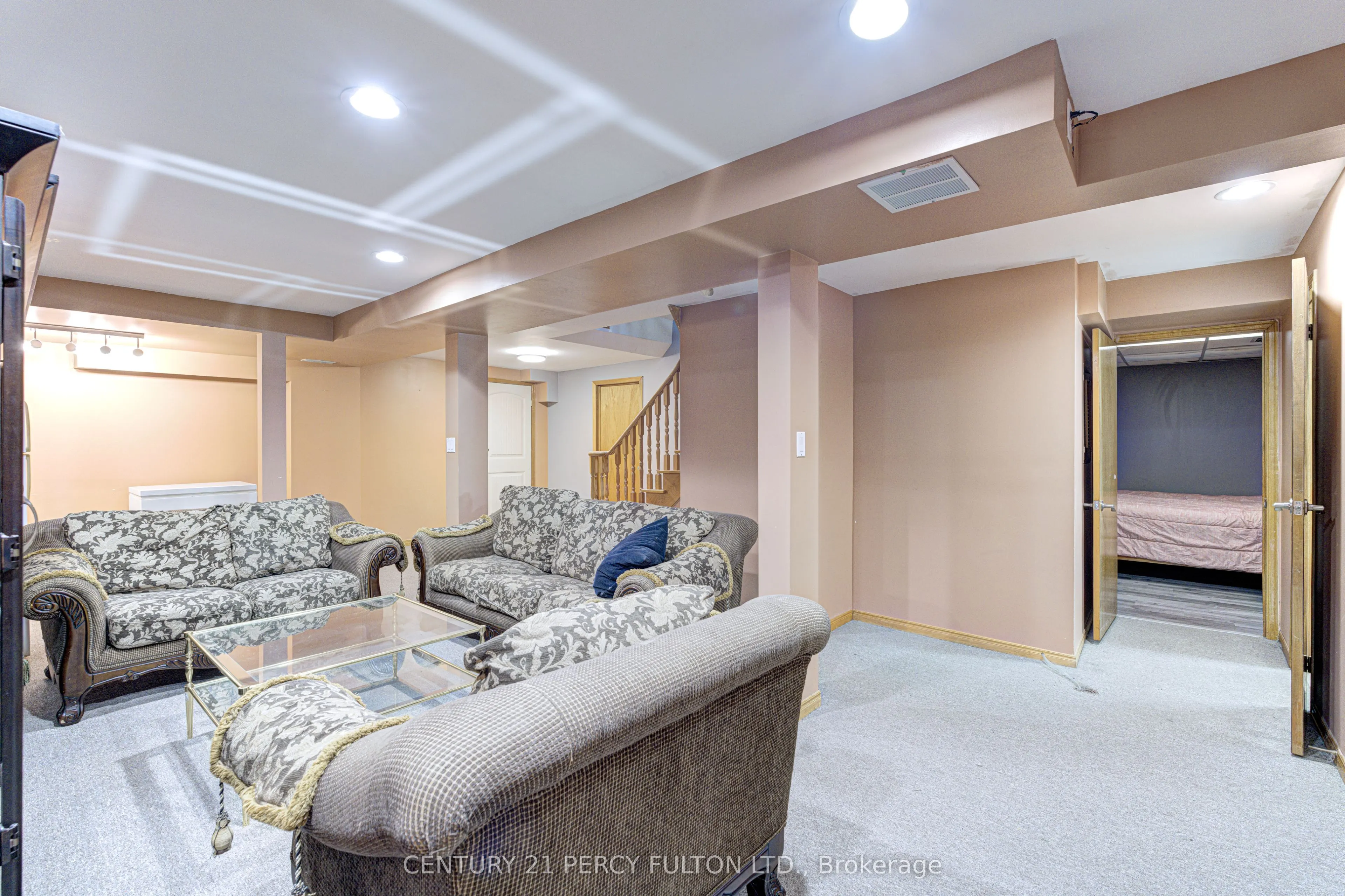 1042 Wetherby Lane