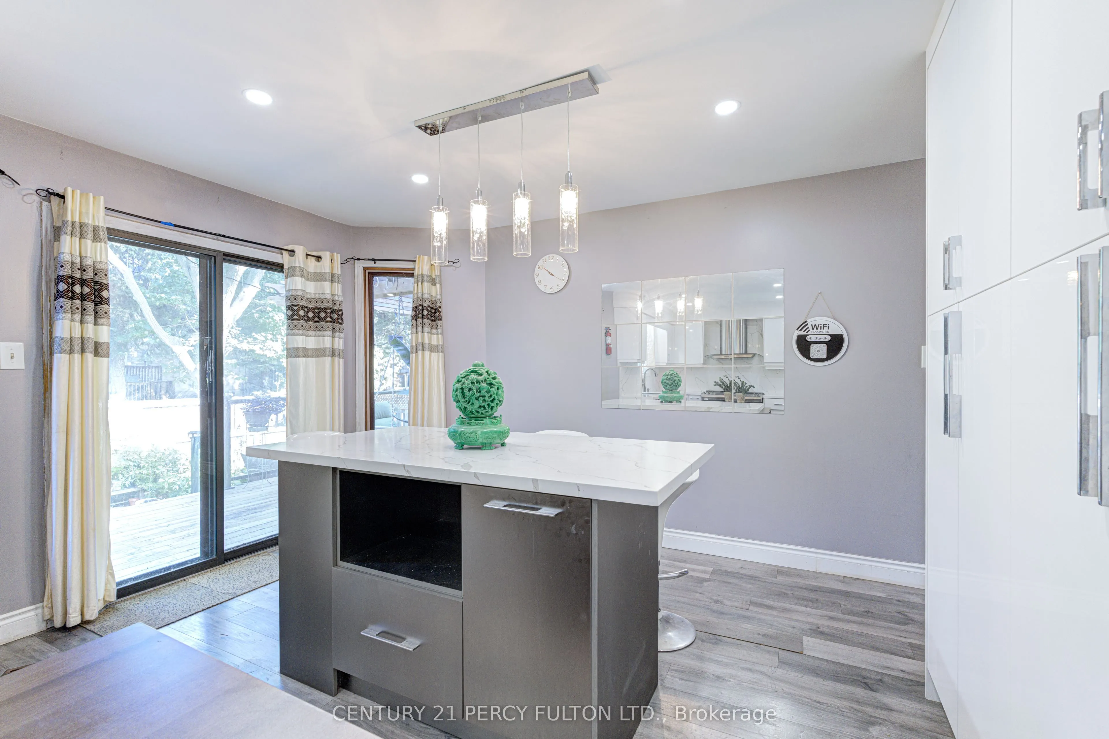 1042 Wetherby Lane