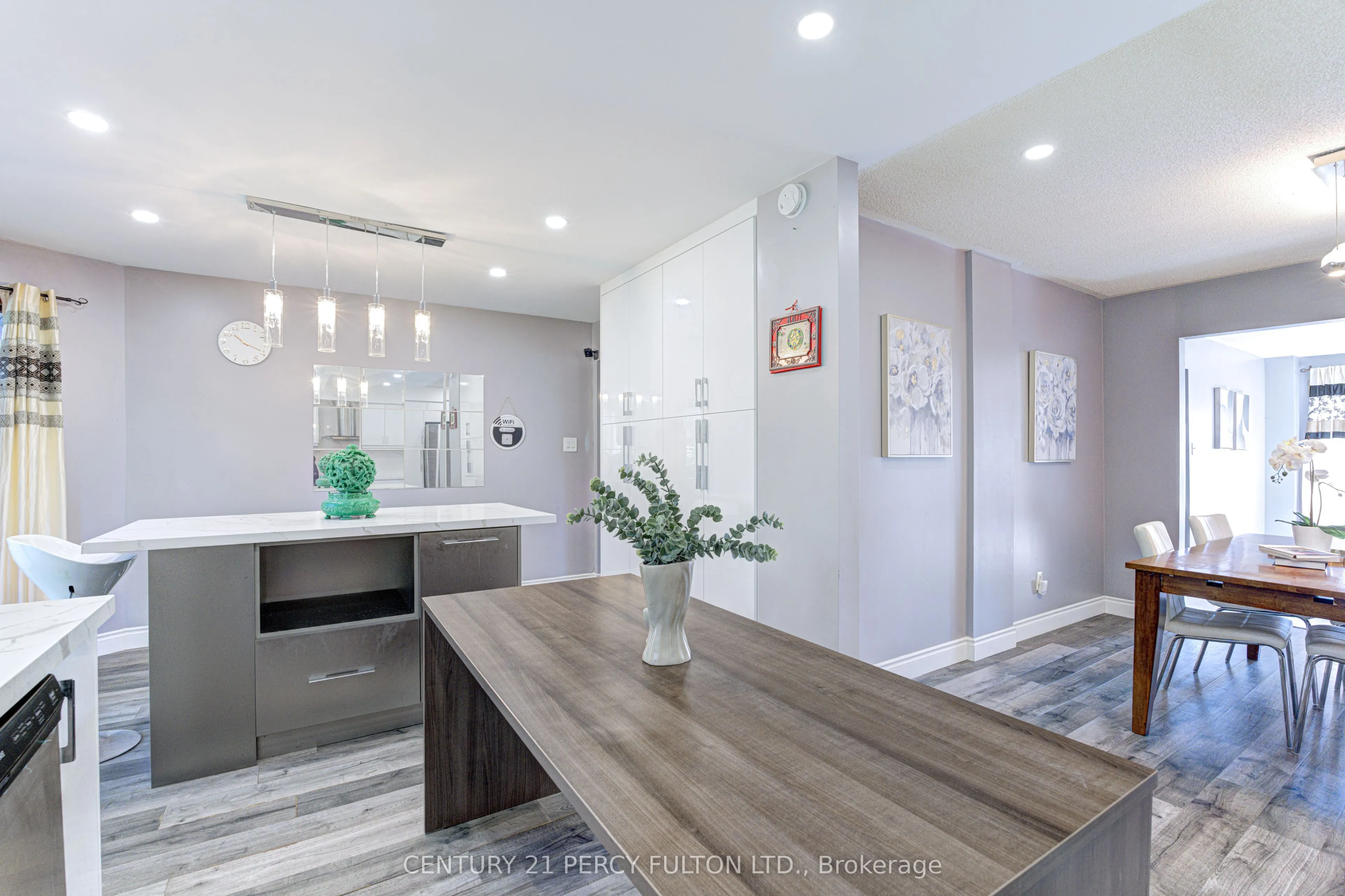 1042 Wetherby Lane