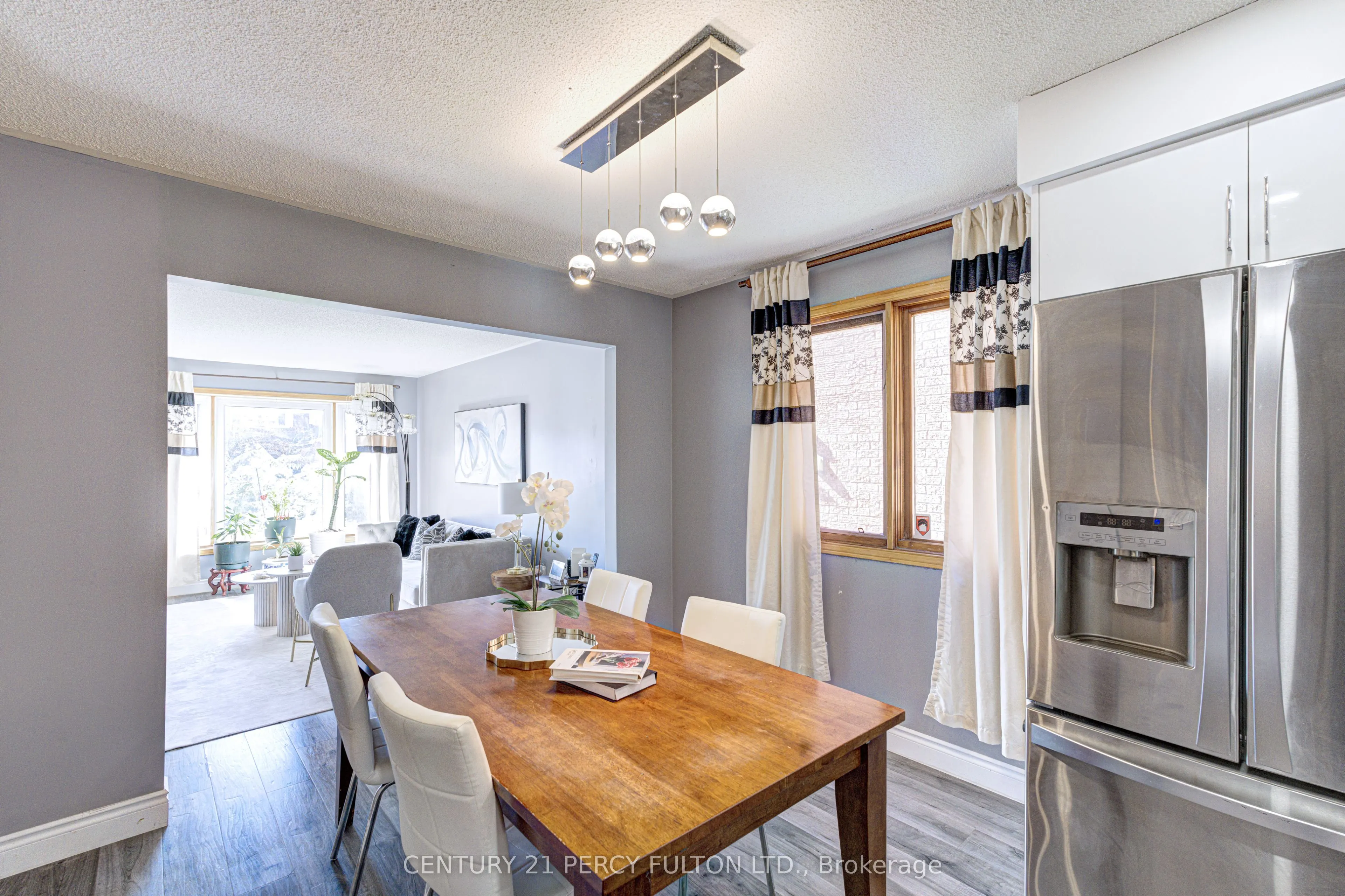 1042 Wetherby Lane