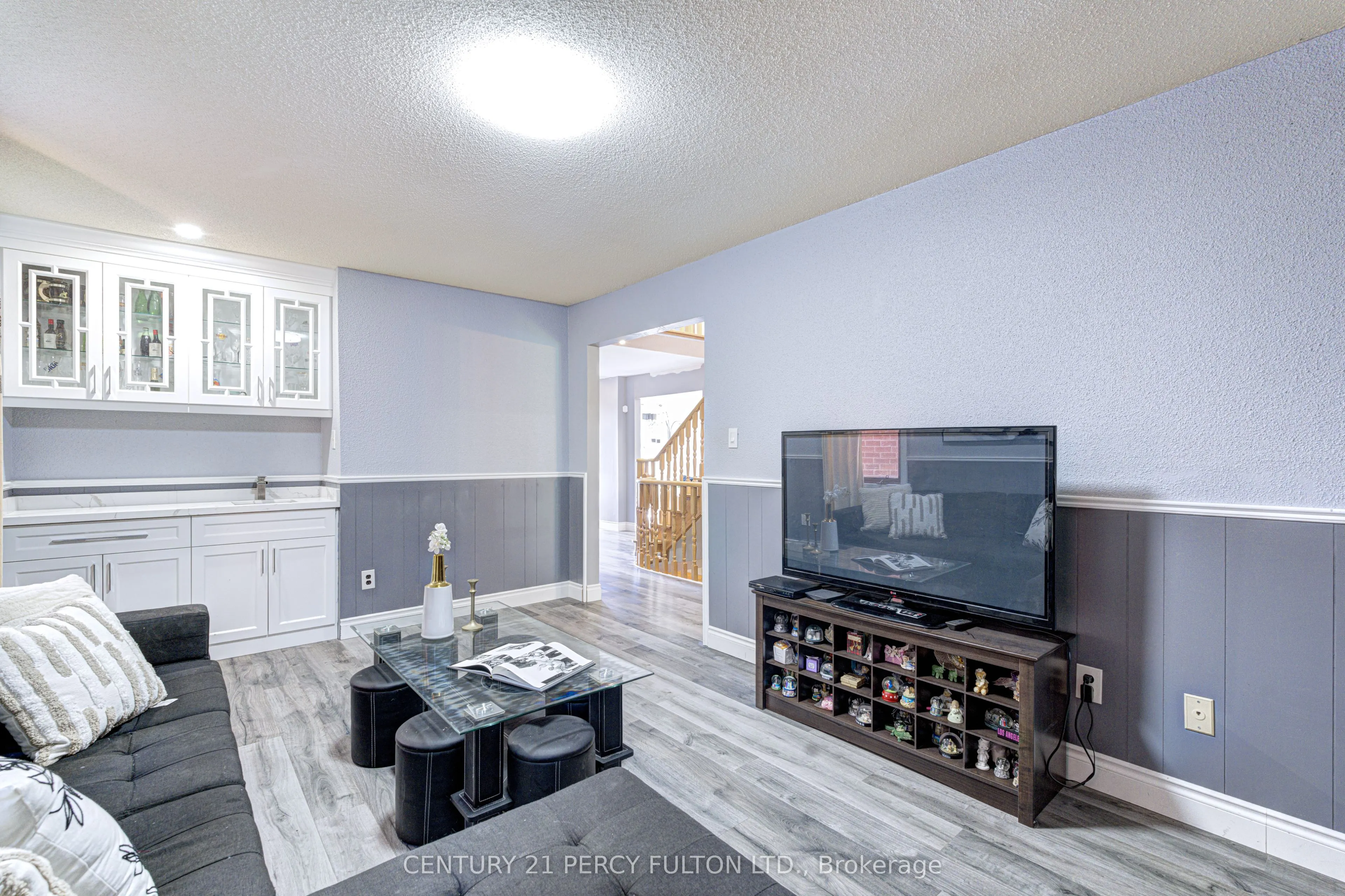 1042 Wetherby Lane
