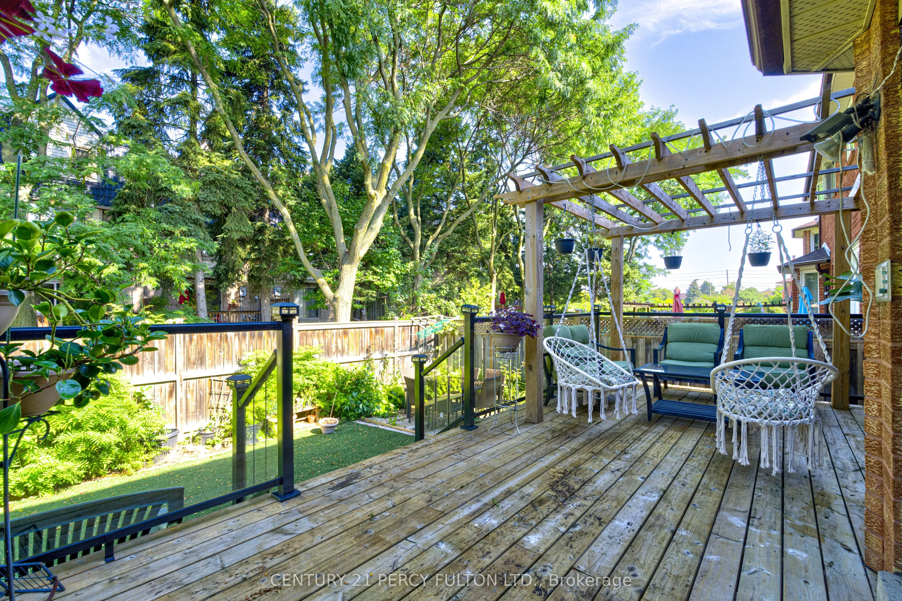 1042 Wetherby Lane
