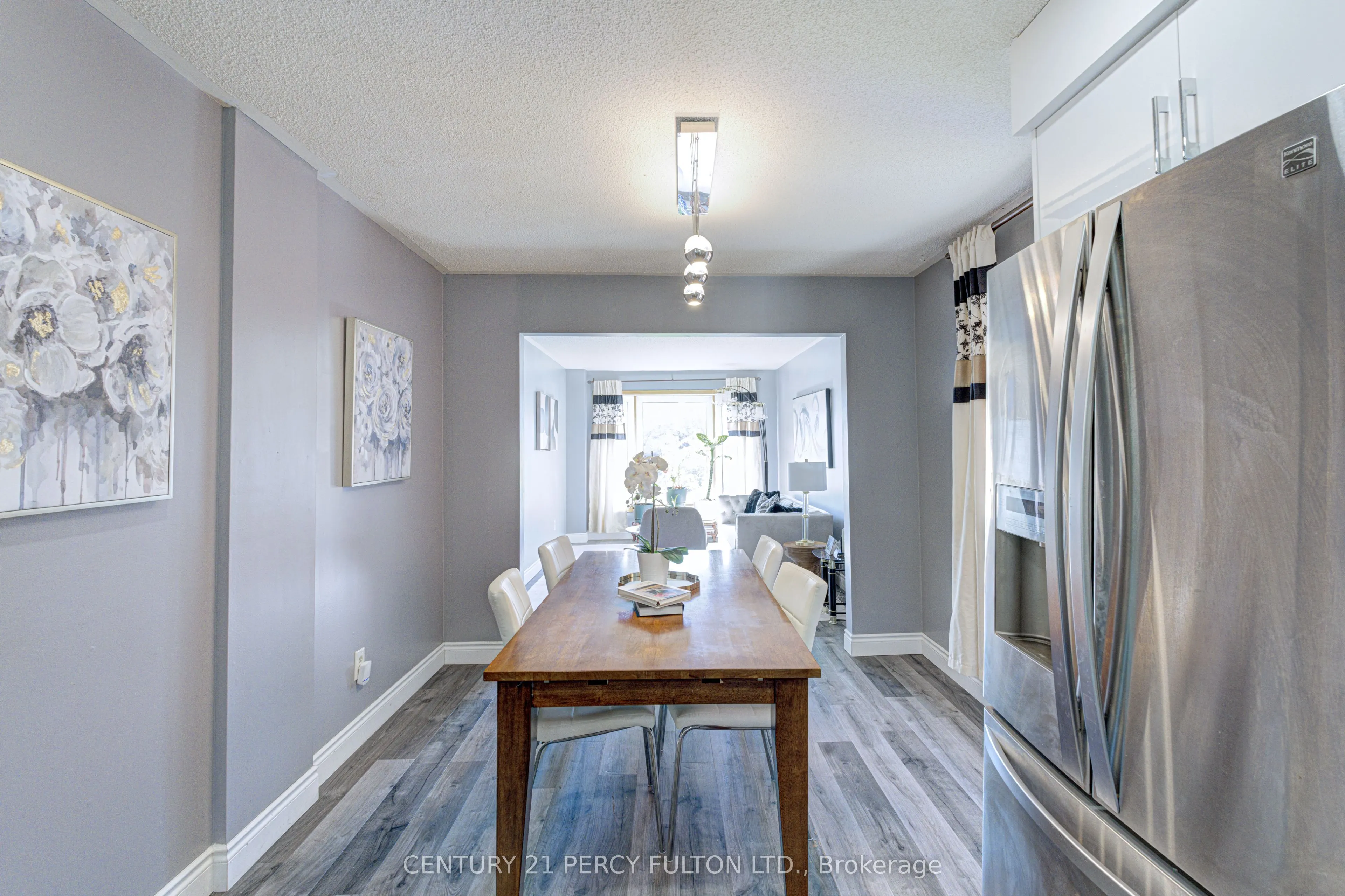 1042 Wetherby Lane