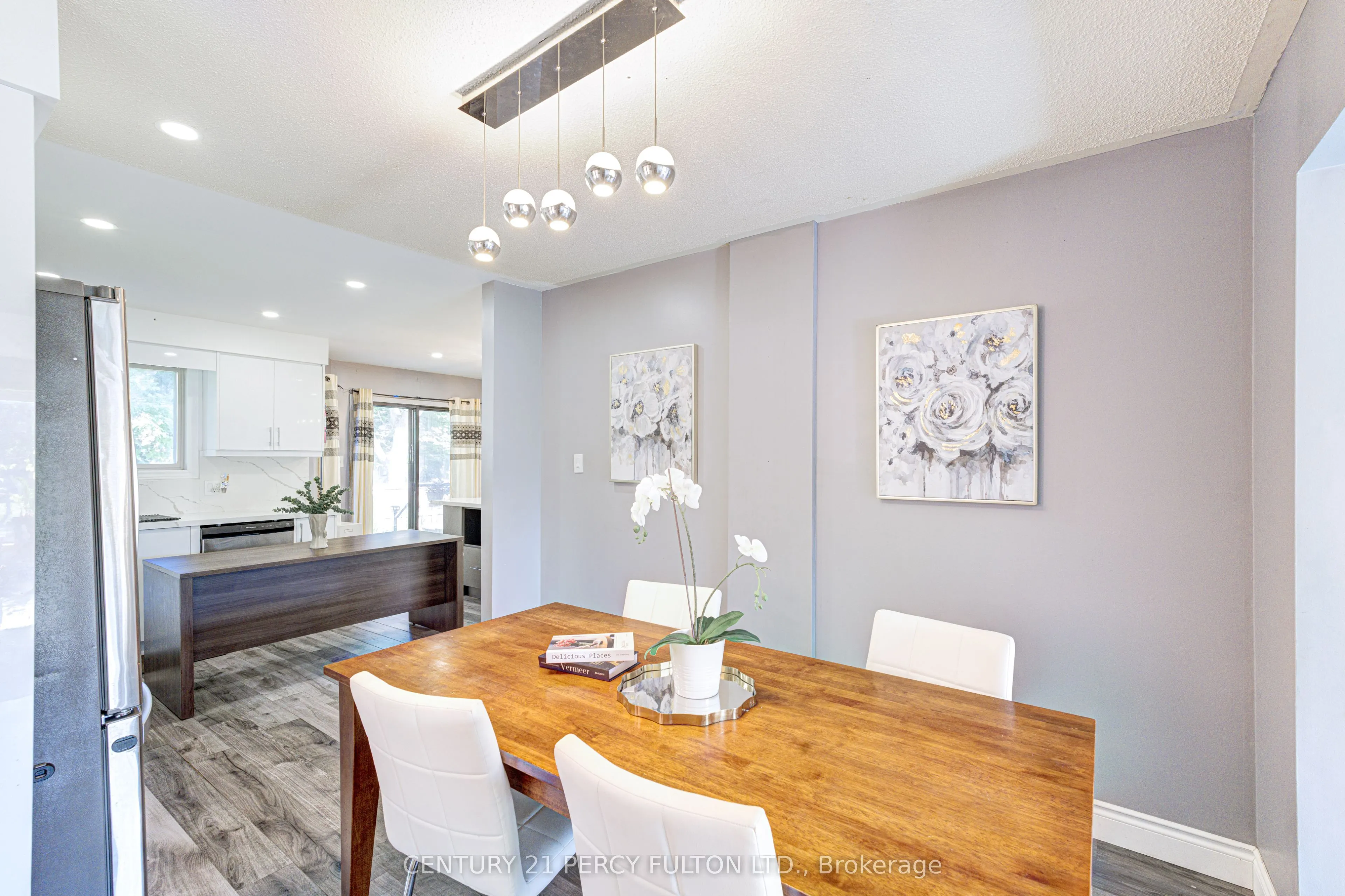 1042 Wetherby Lane