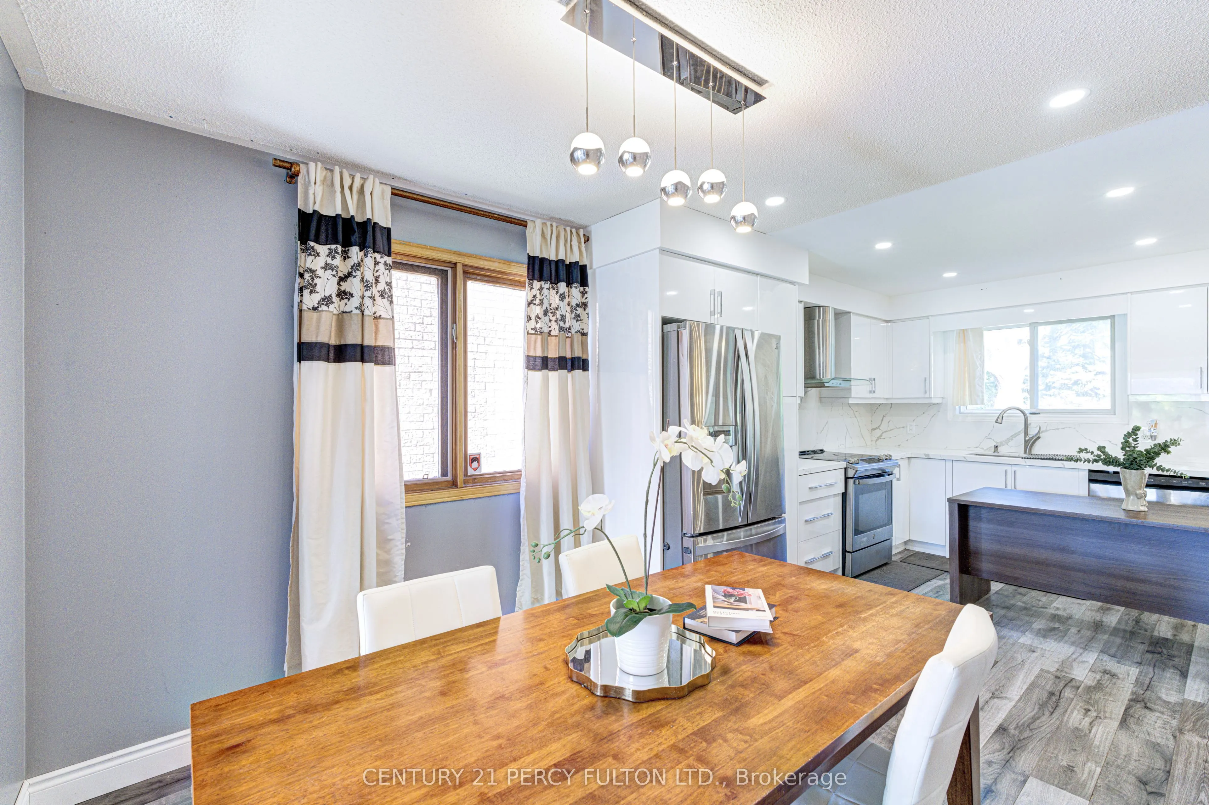 1042 Wetherby Lane