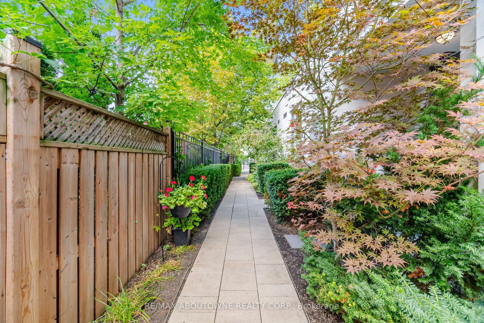 1441 ELGIN Street #106