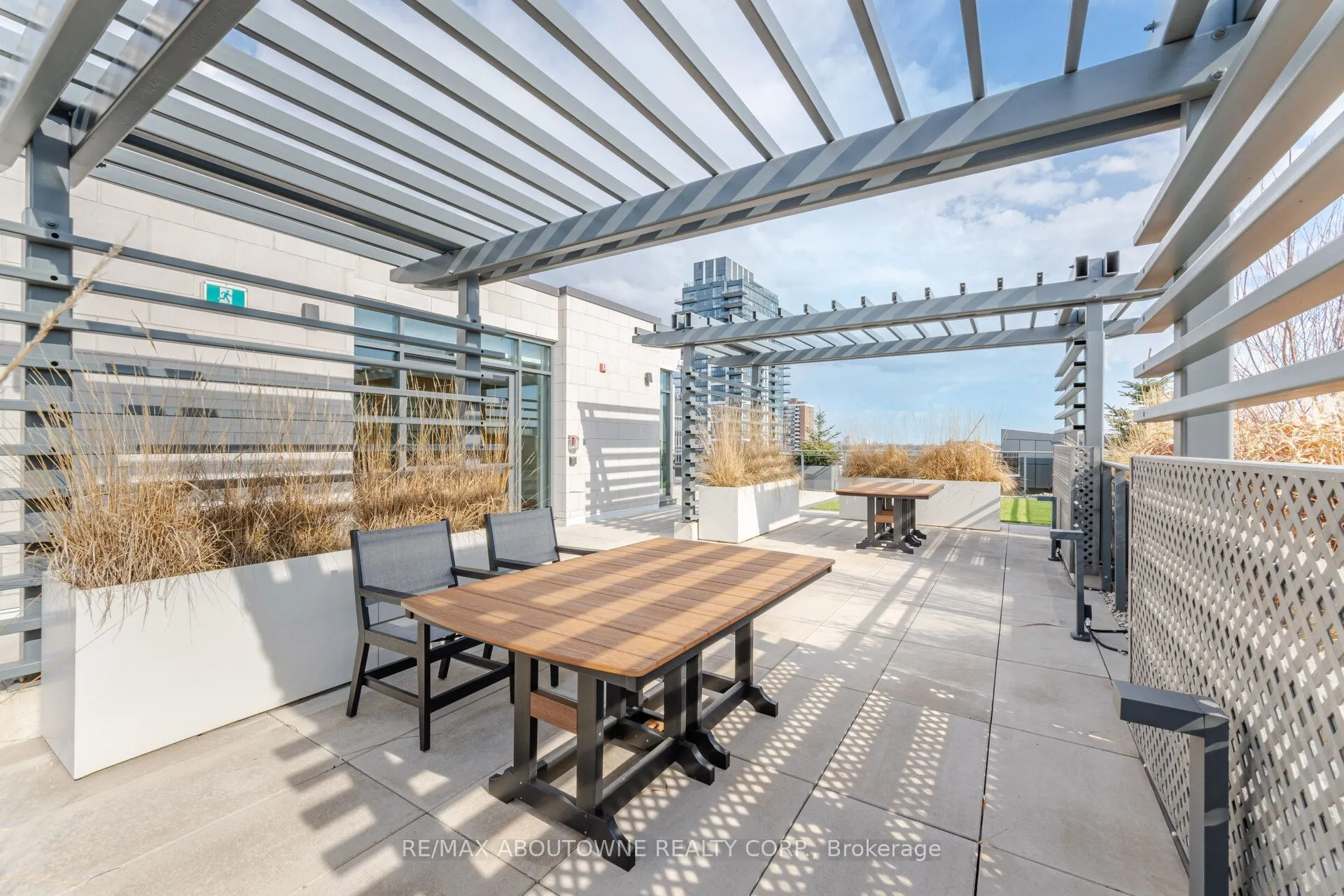1441 ELGIN Street #106