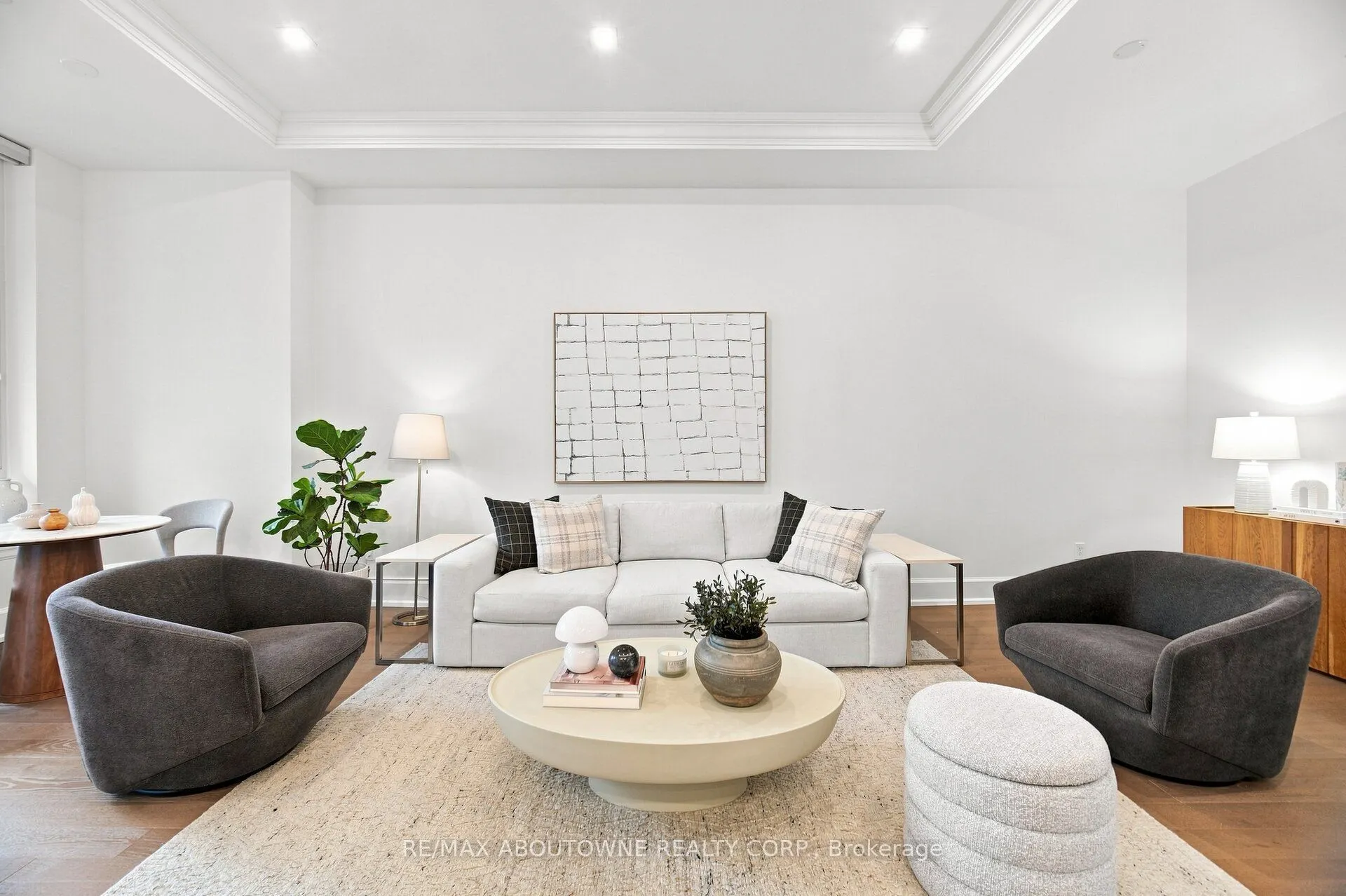 1441 ELGIN Street #106