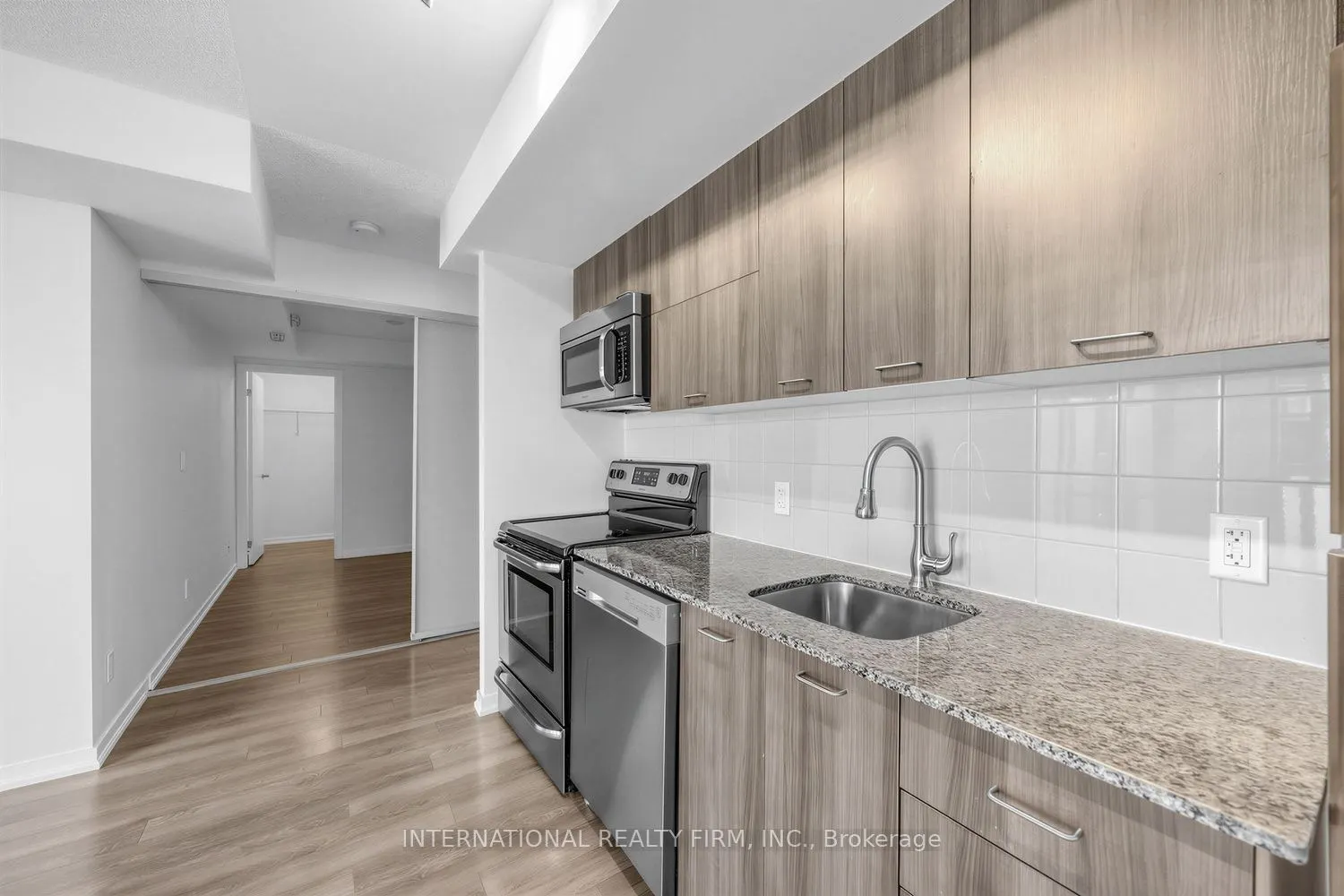 20 Joe Shuster Way #516