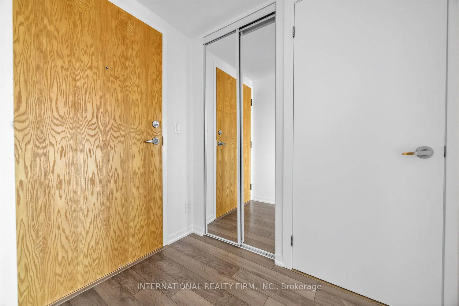 20 Joe Shuster Way #516