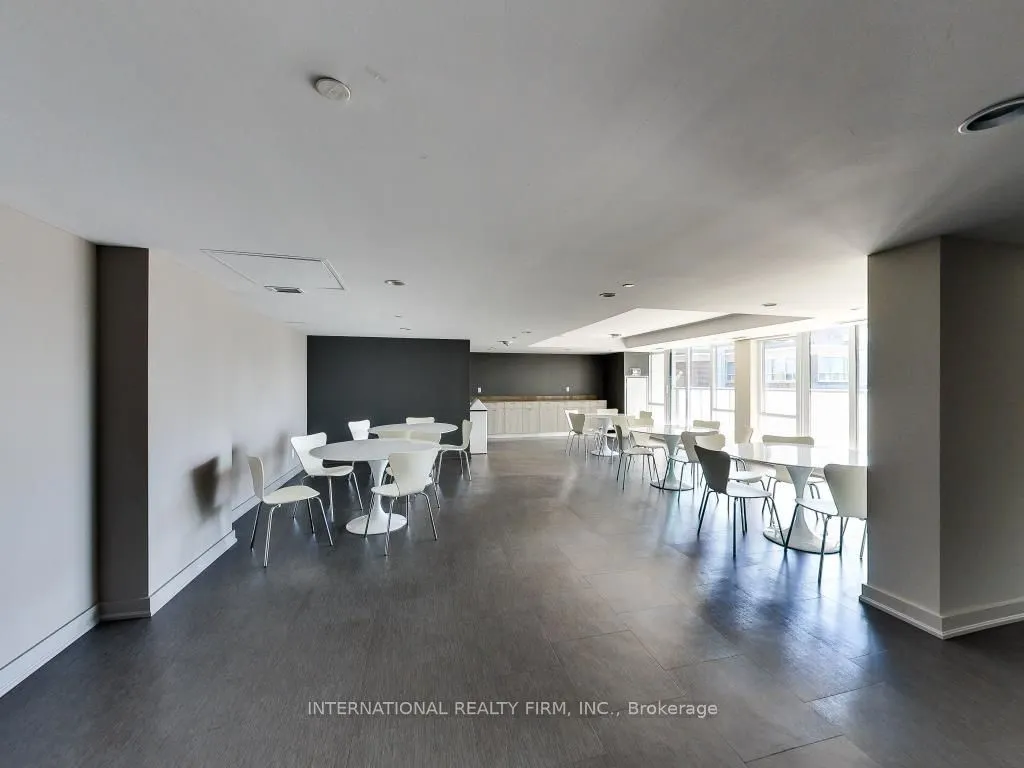 20 Joe Shuster Way #516