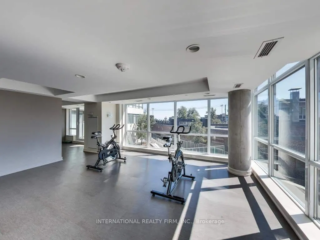 20 Joe Shuster Way #516