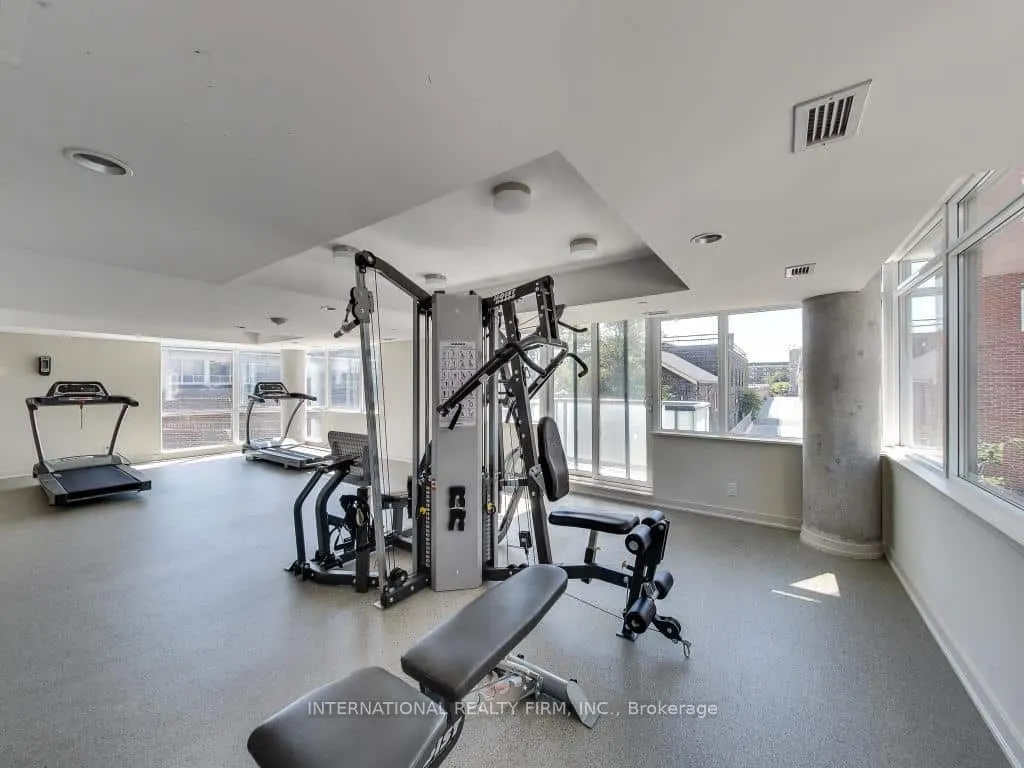 20 Joe Shuster Way #516