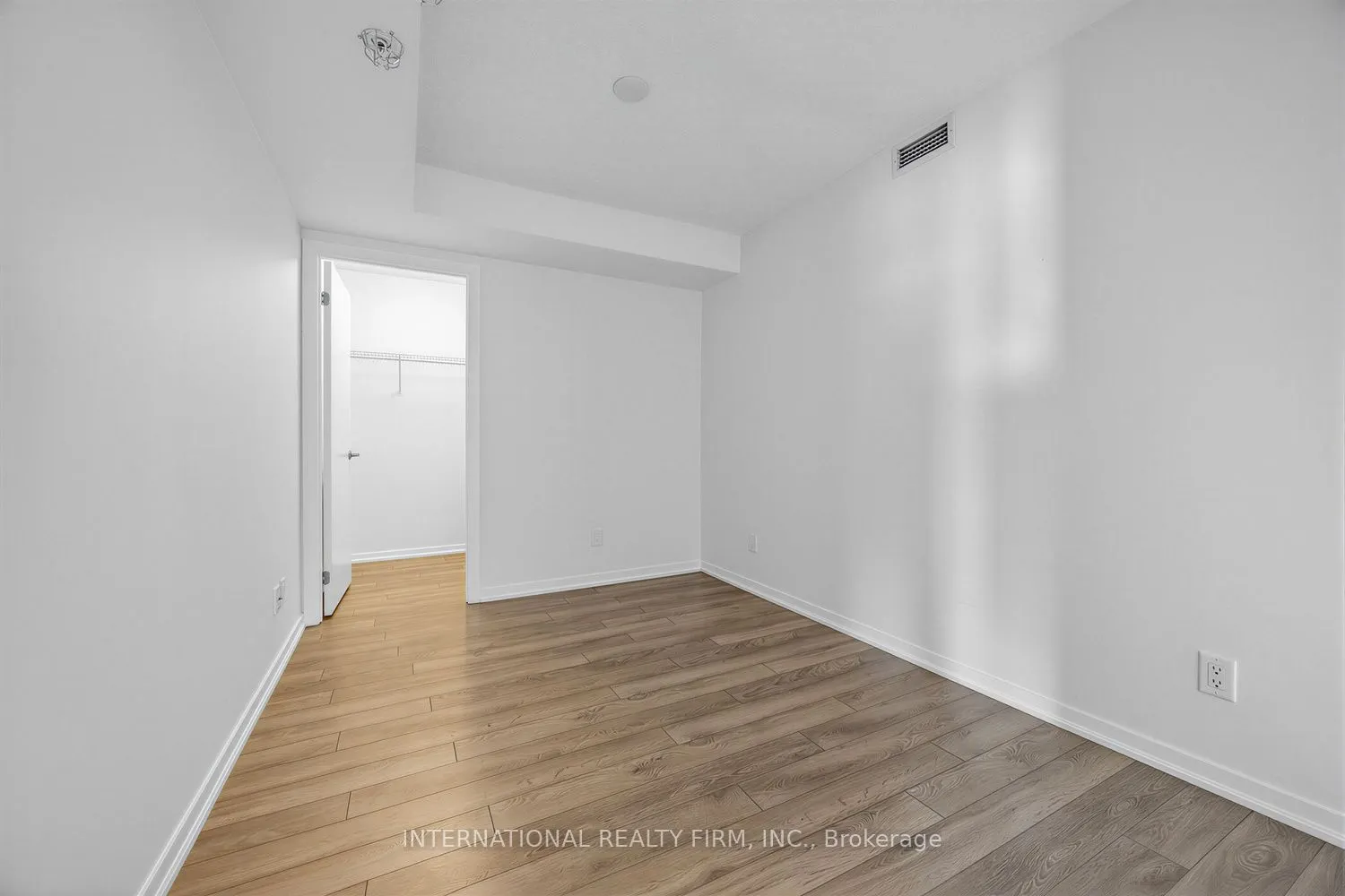 20 Joe Shuster Way #516