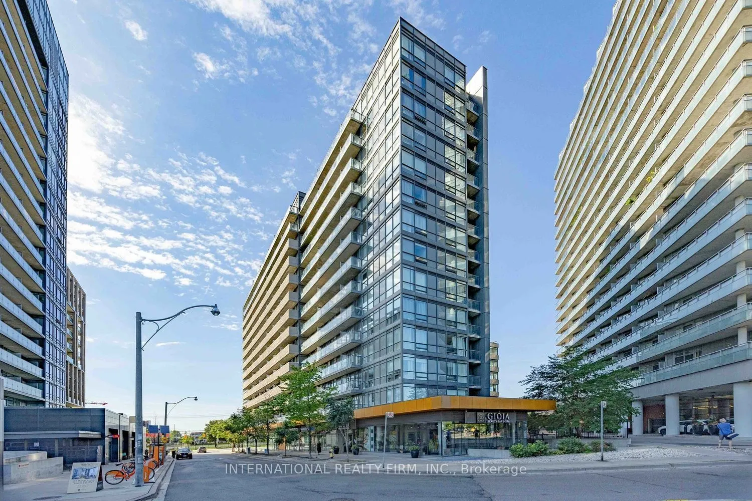 20 Joe Shuster Way #516