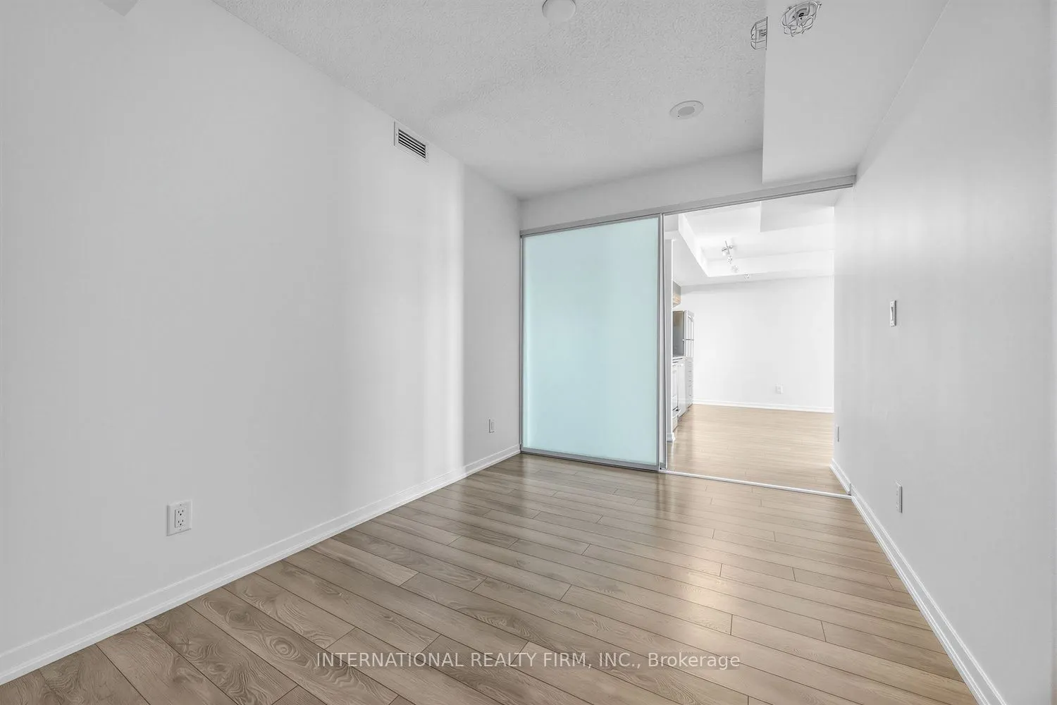 20 Joe Shuster Way #516
