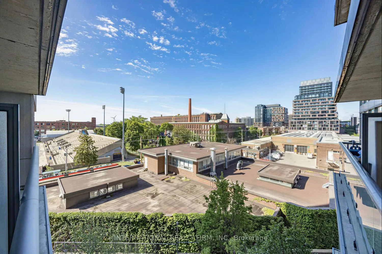 20 Joe Shuster Way #516