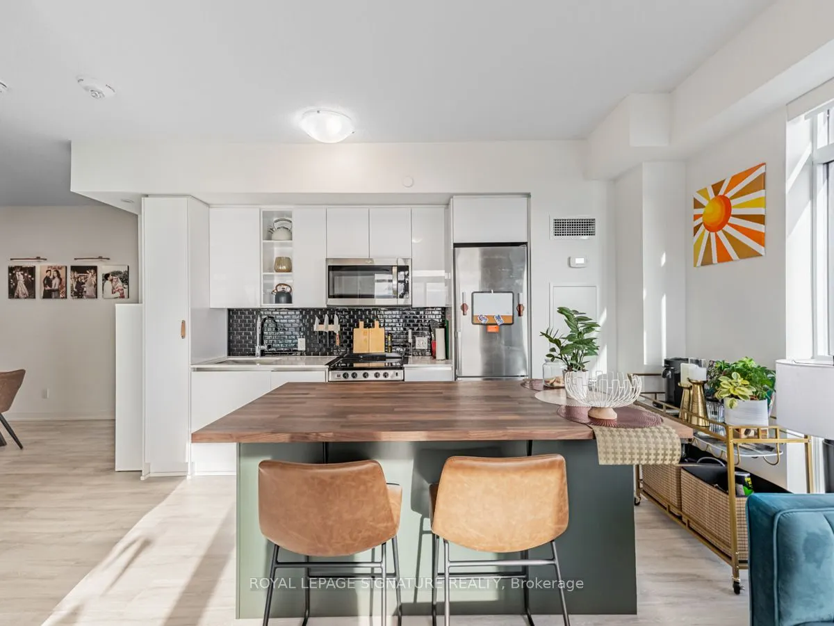 251 Manitoba Street #2704