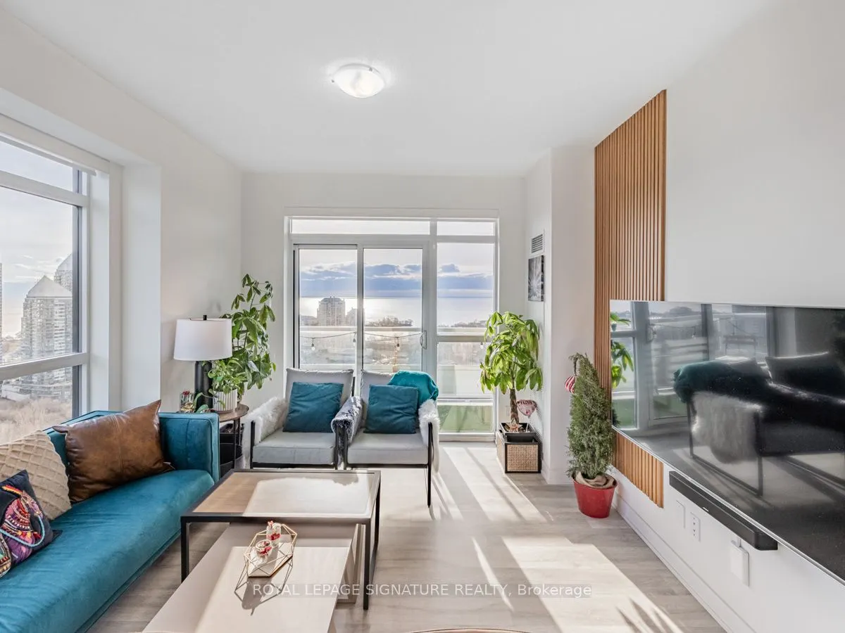 251 Manitoba Street #2704
