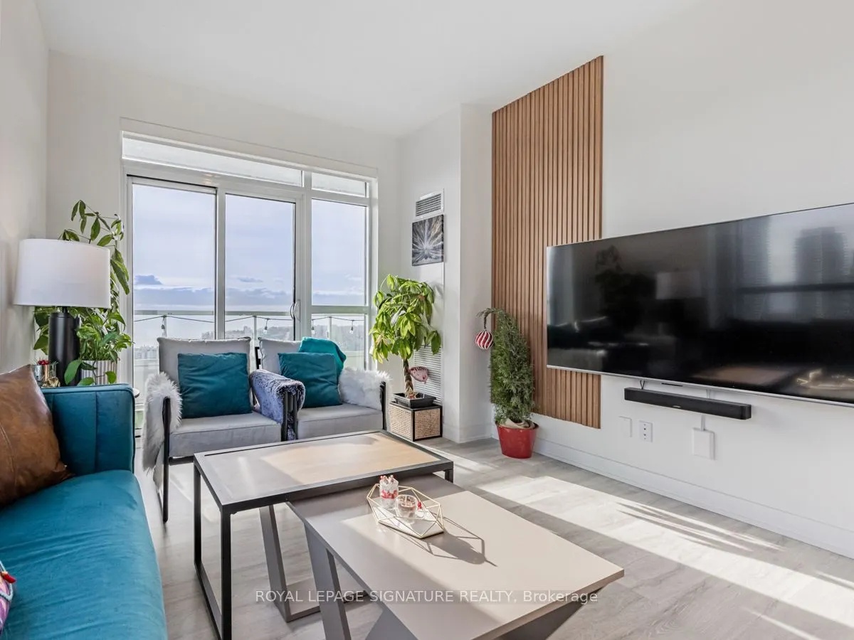 251 Manitoba Street #2704