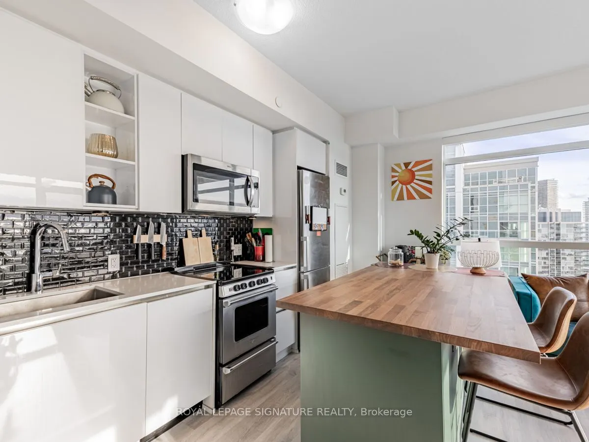 251 Manitoba Street #2704