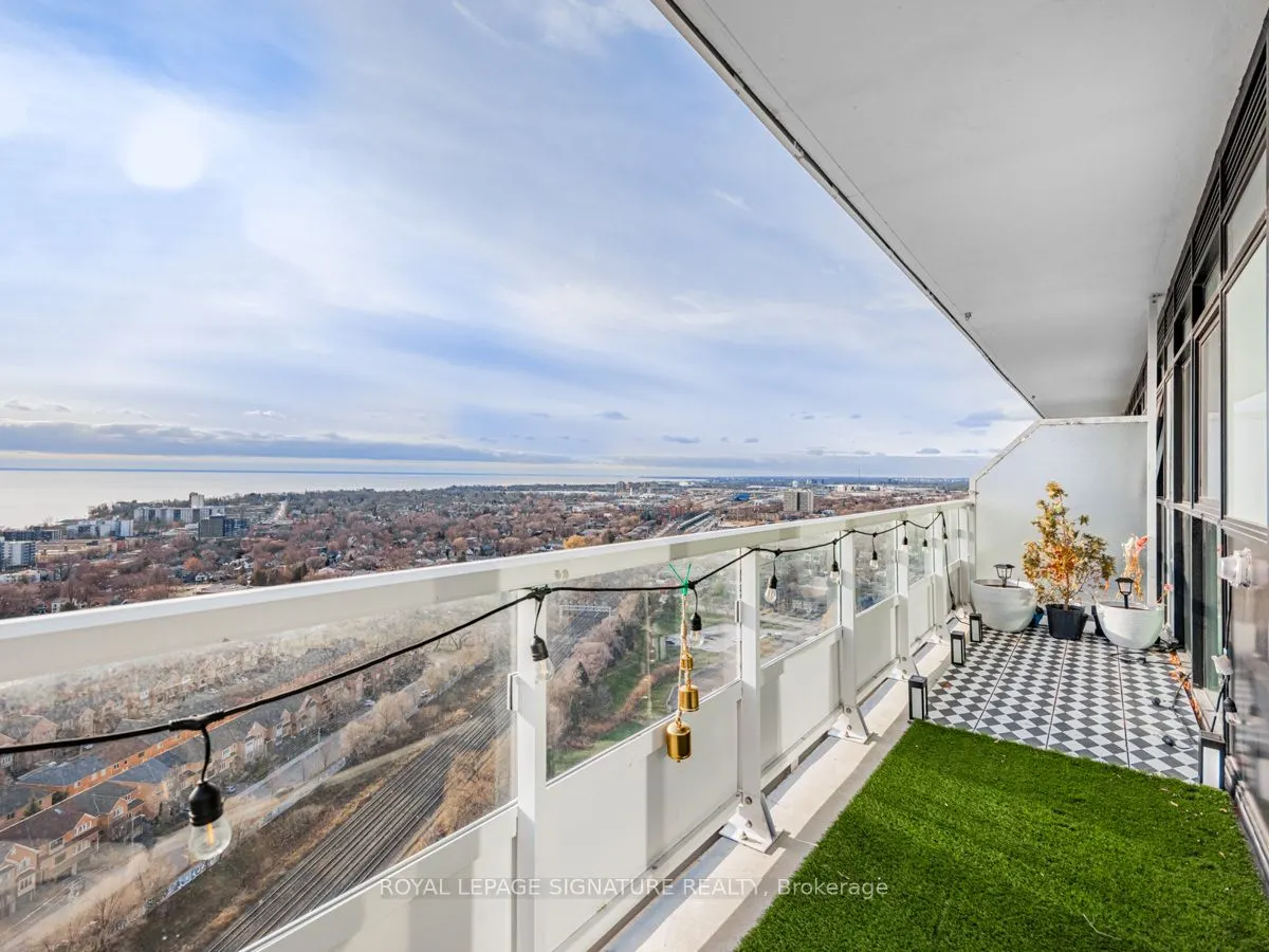 251 Manitoba Street #2704
