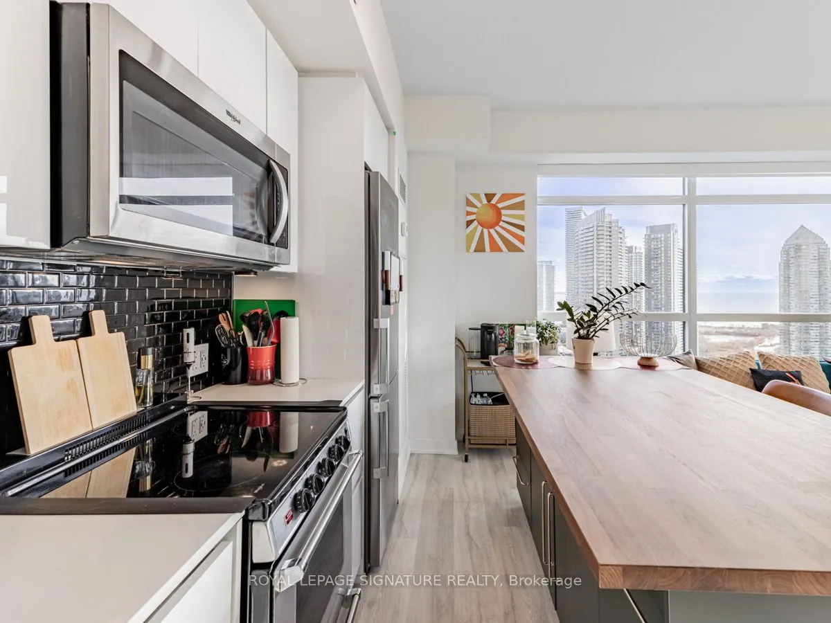251 Manitoba Street #2704